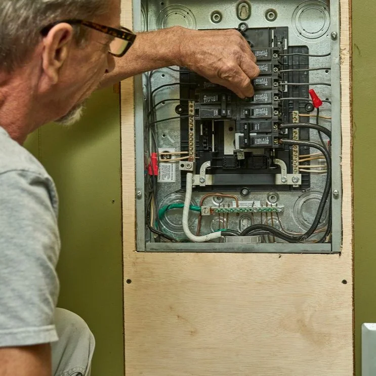 Signs of Electrical Panel Malfunctions and the Need for Repairs