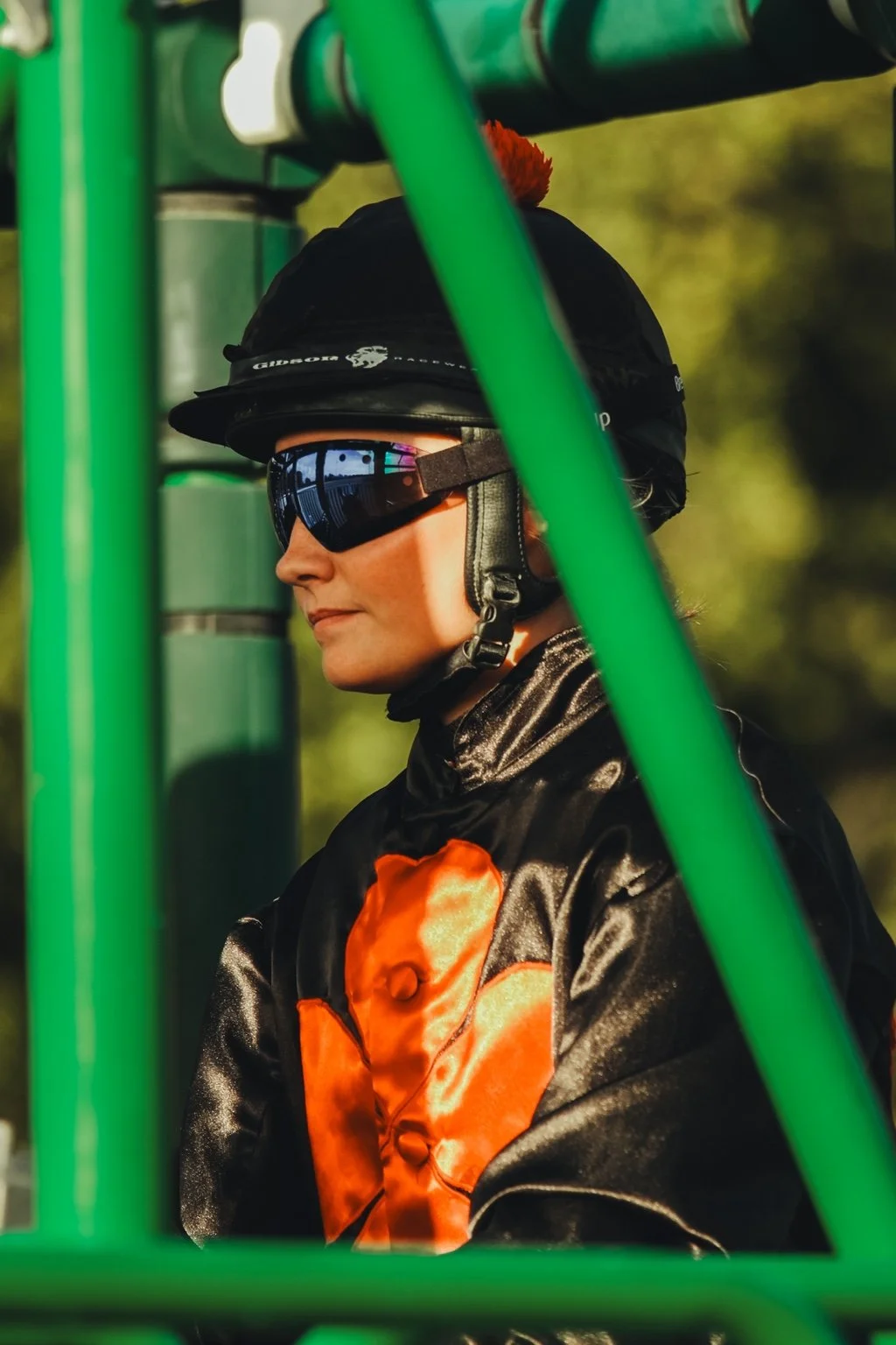 Sport | Funktionär i orange vid startboxarna