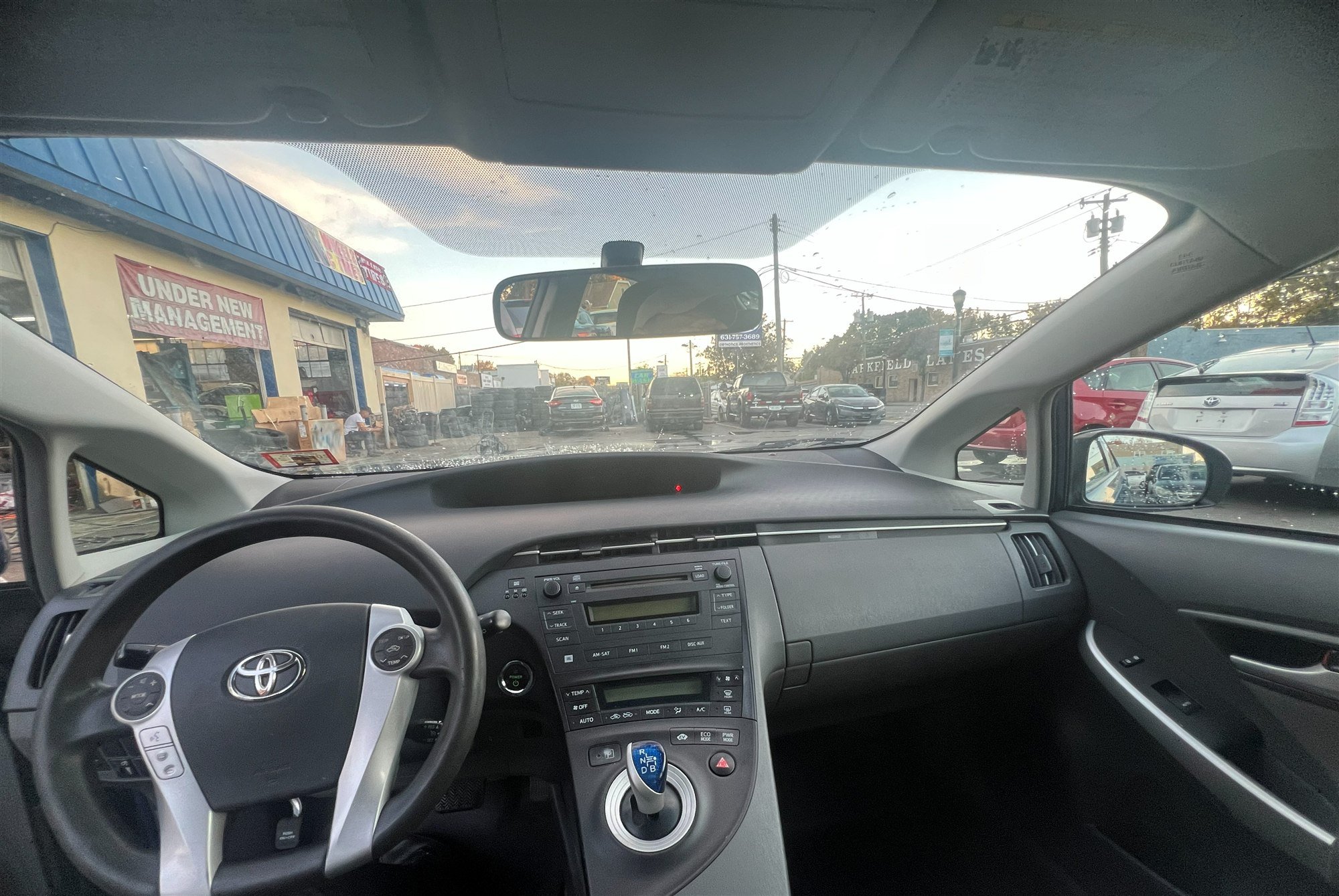 2010-toyota-prius-blue-east-northport-07.jpg