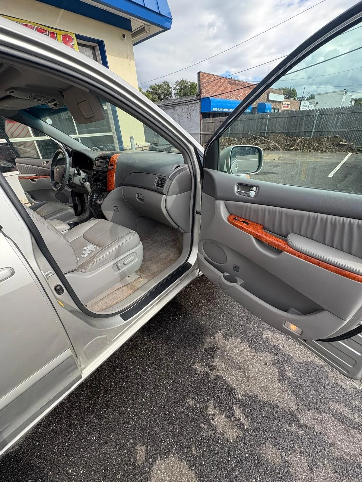 2008-toyota-sienna-xle-east-northport-07.jpg