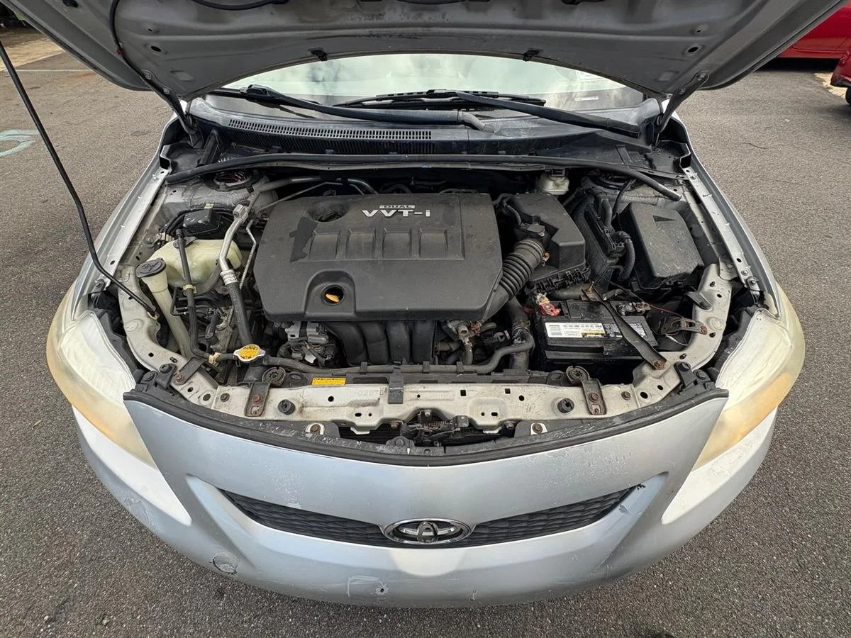 2010 Toyota Corolla, silver, engine