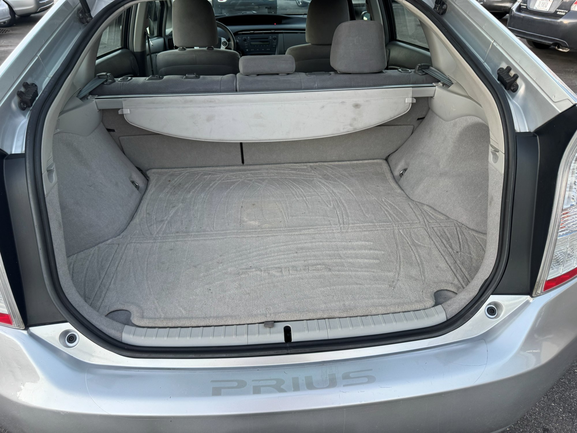 2010-toyota-prius-silver-for-sale-east-northport-10.jpg