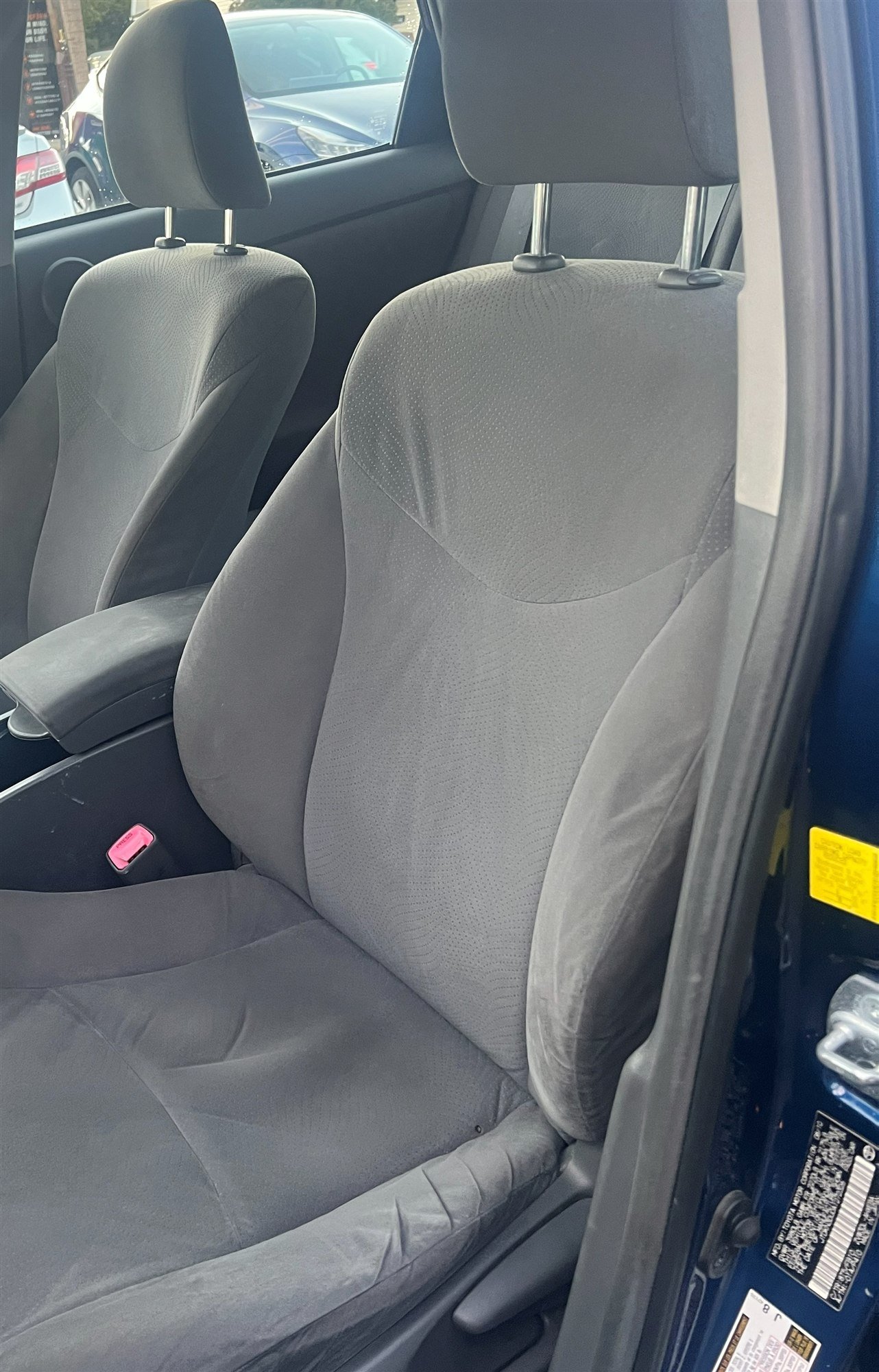 2010-toyota-prius-blue-east-northport-08.jpg