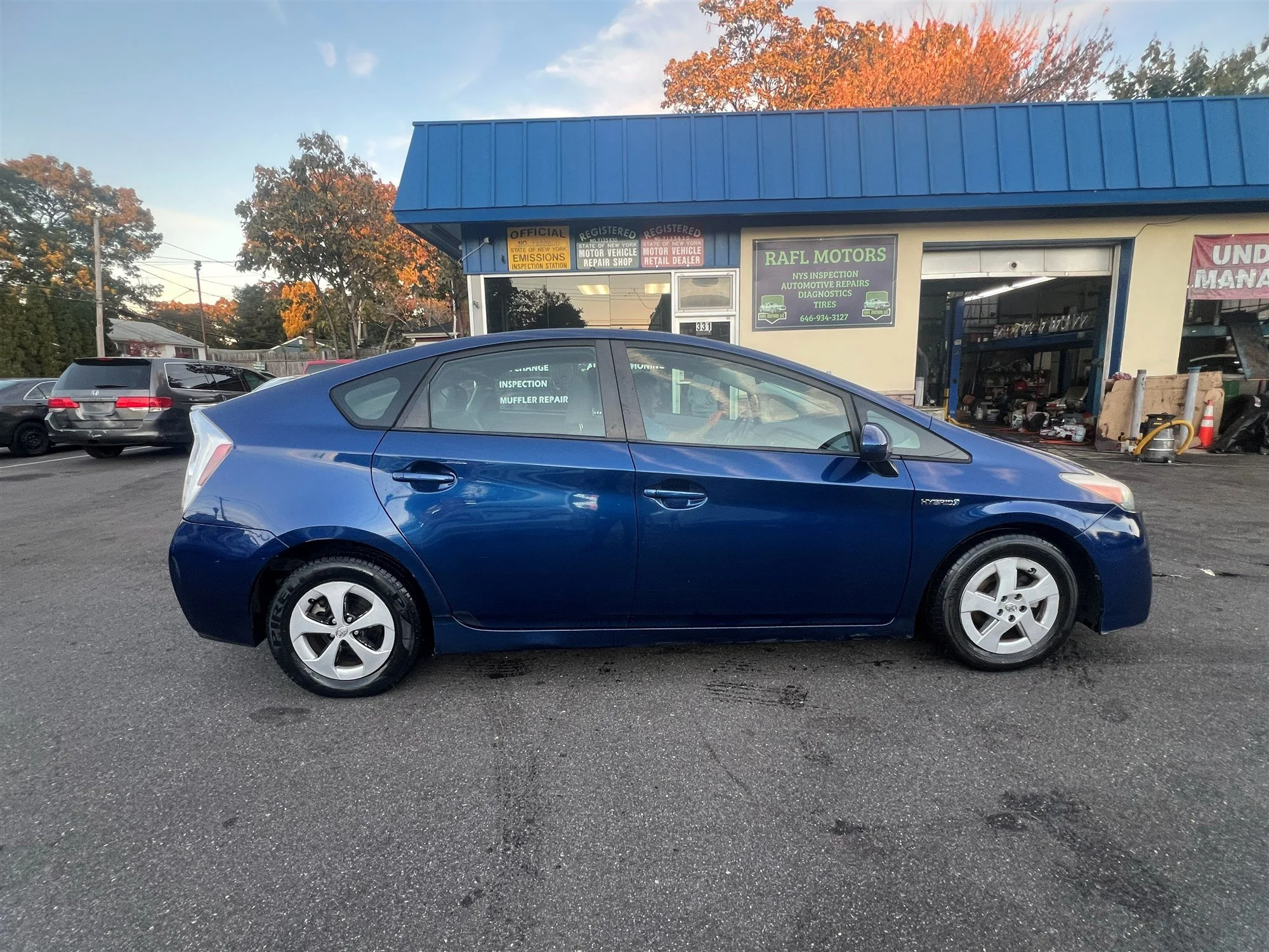 2010-toyota-prius-blue-east-northport-01.jpg