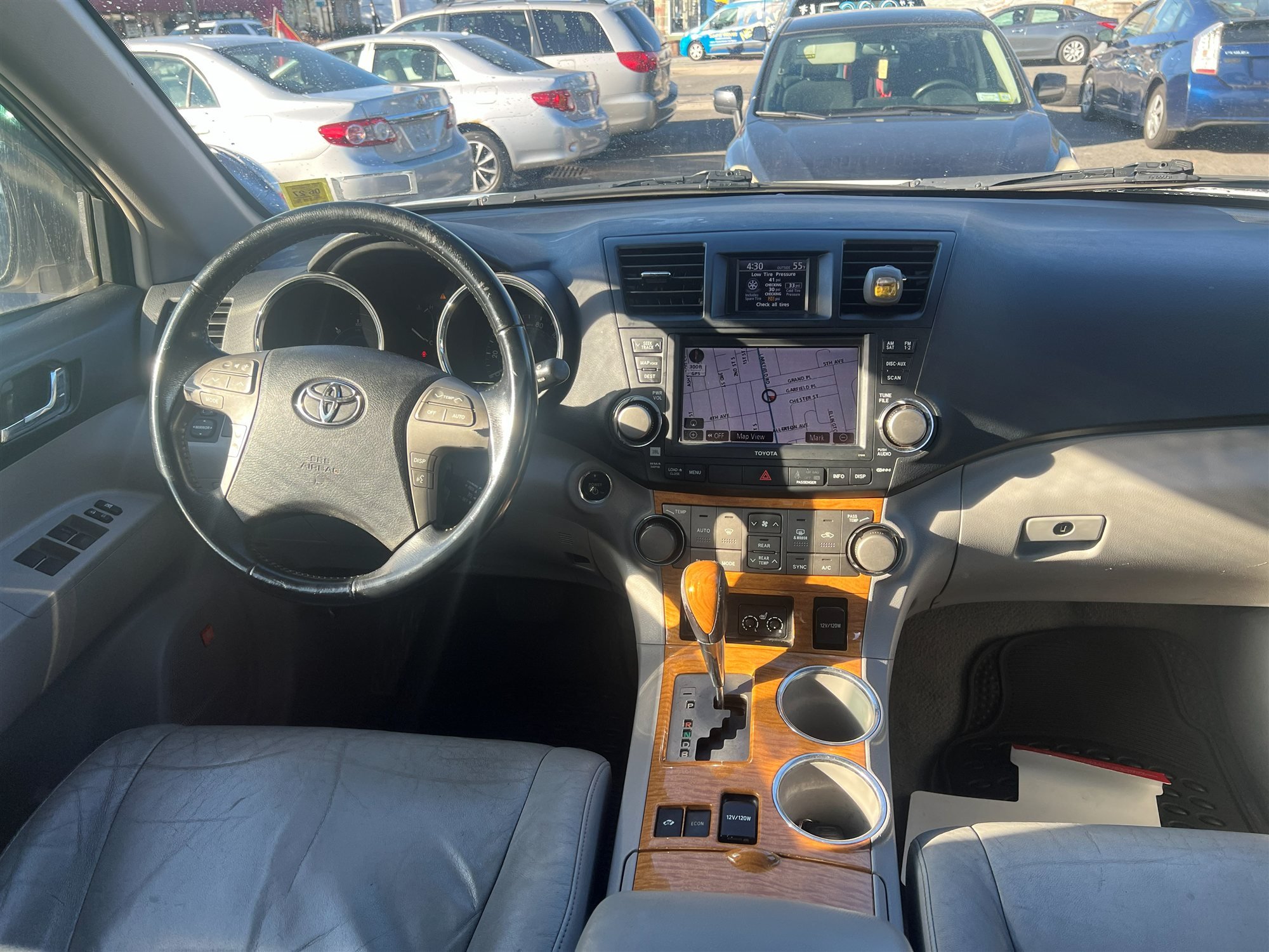 2008-toyota-highlander-hybrid-limited-east-northport-06.jpg