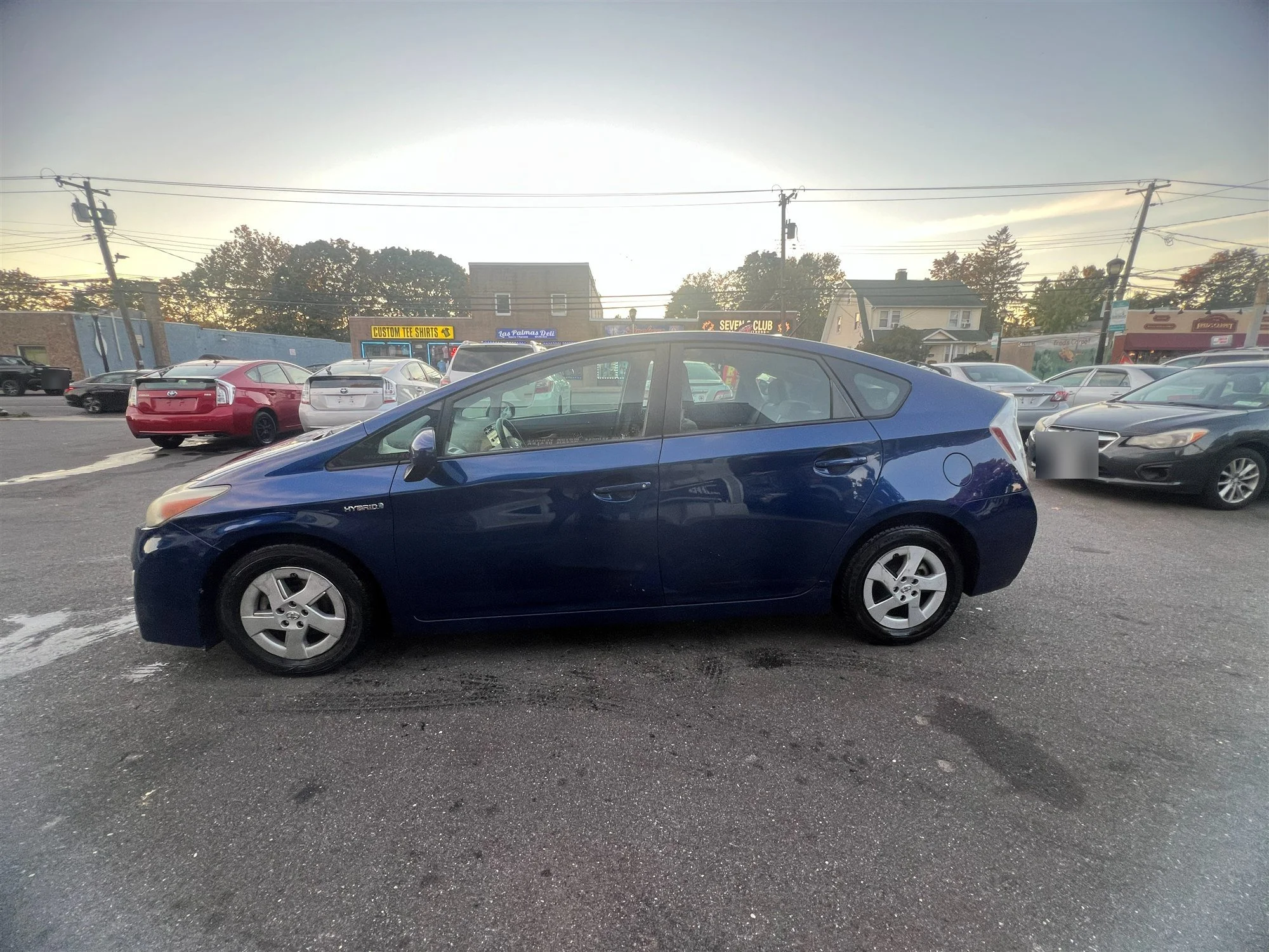 2010-toyota-prius-blue-east-northport-04.jpg