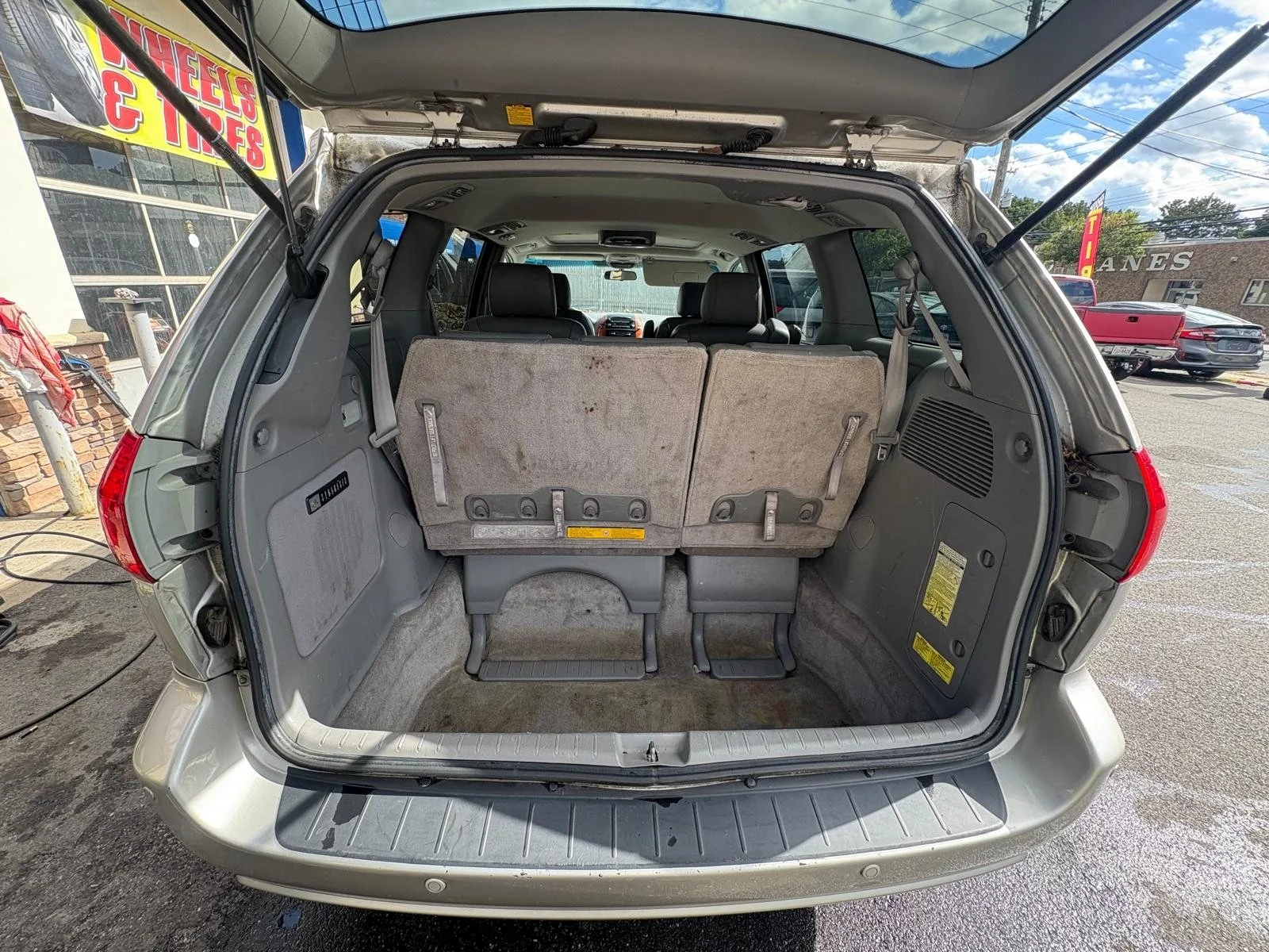 2008-toyota-sienna-xle-east-northport-12.jpg