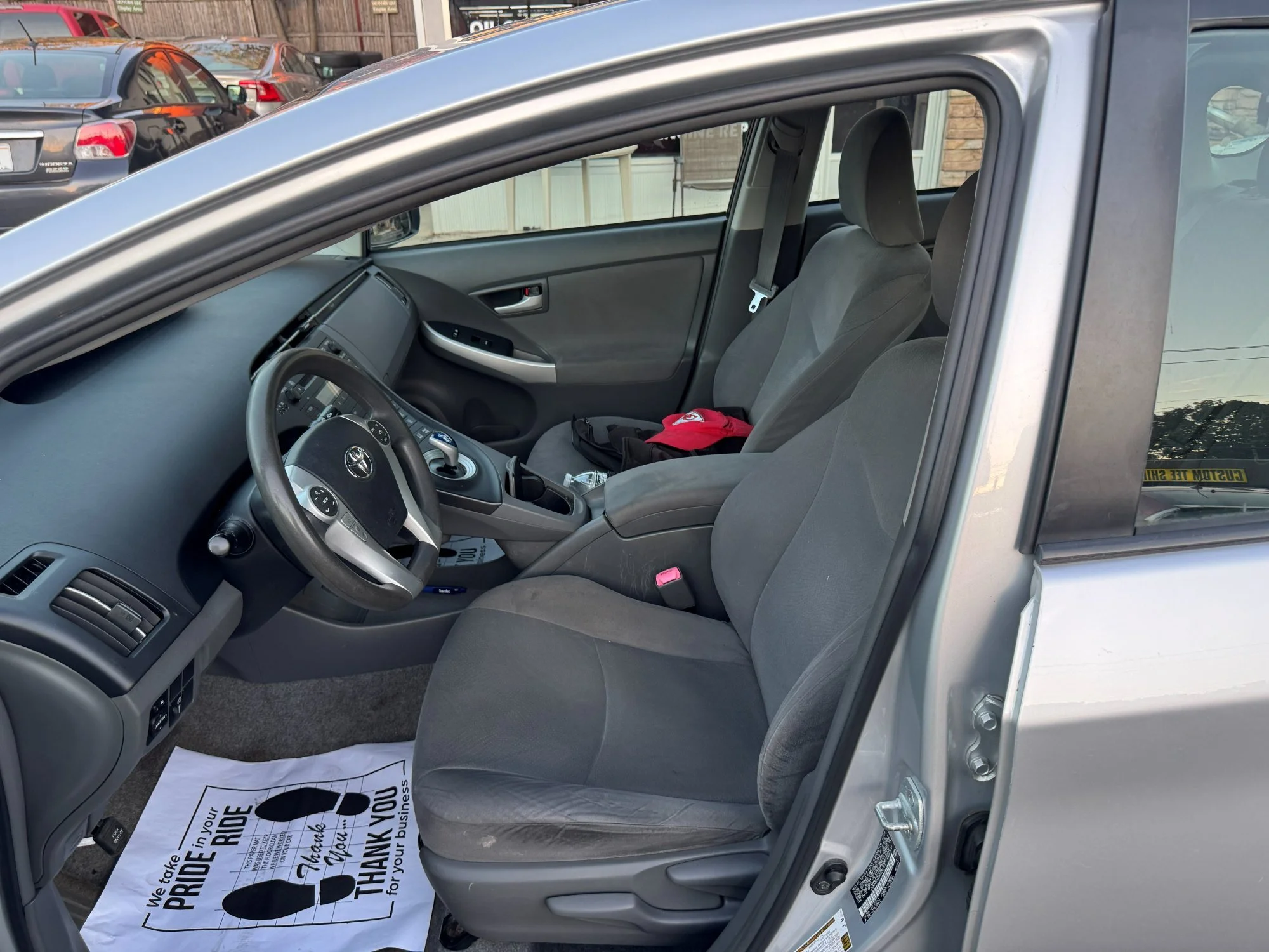 2010-toyota-prius-silver-for-sale-east-northport-08.jpg