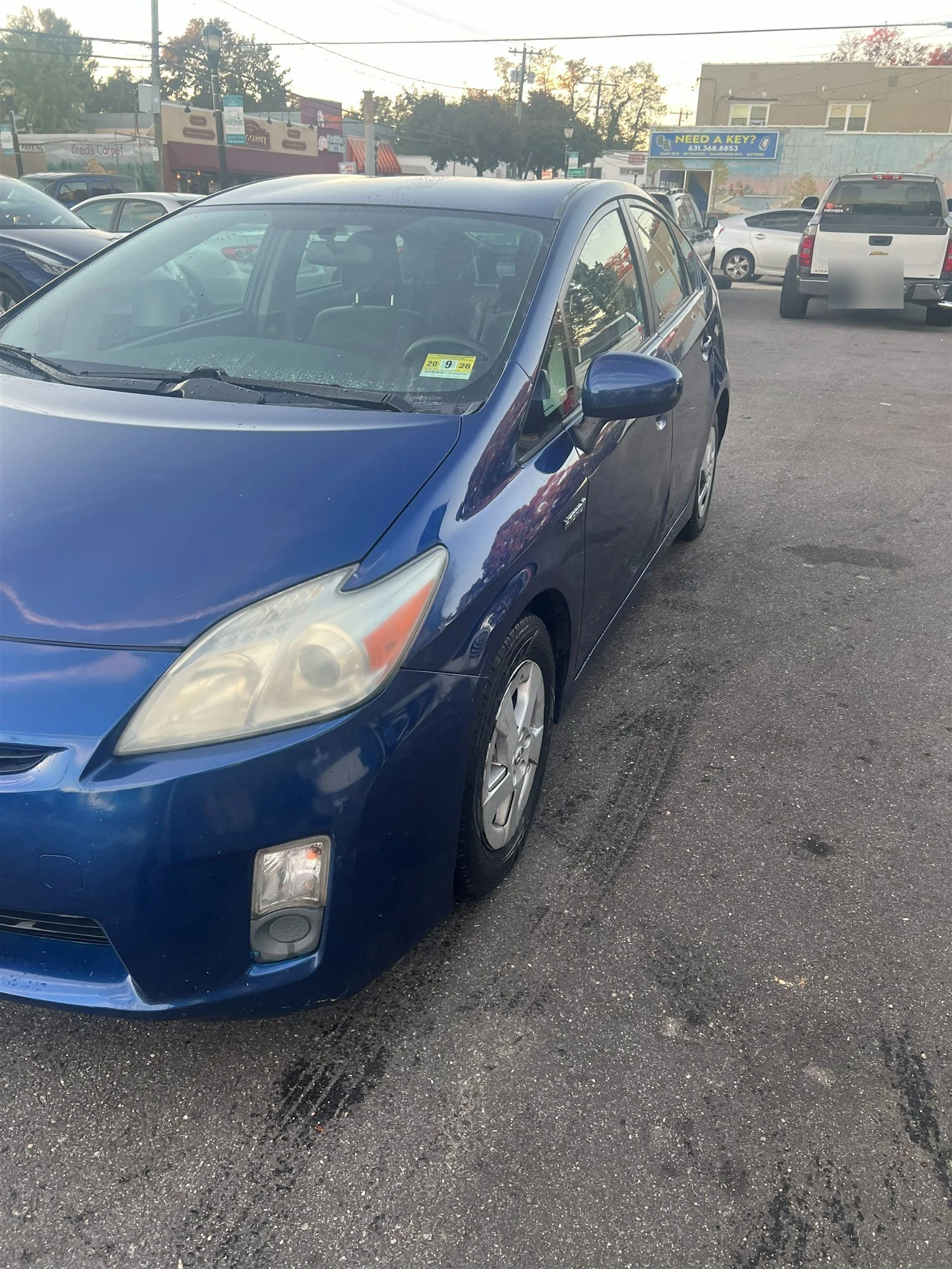2010-toyota-prius-blue-east-northport-03.jpg
