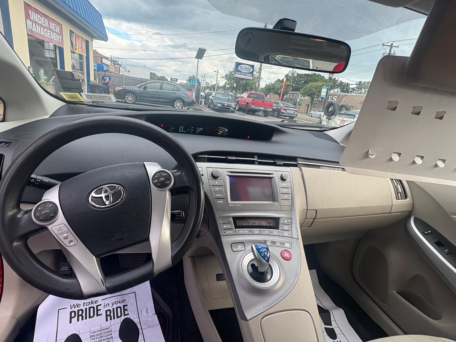 2013-toyota-prius-east-northport-07.jpg