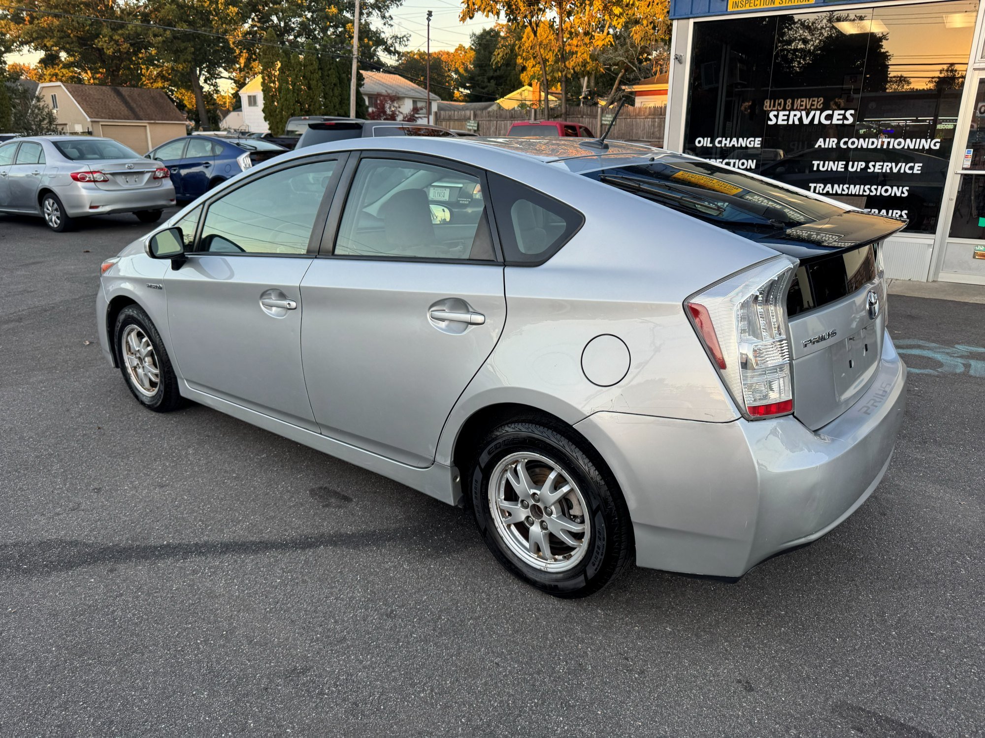 2010-toyota-prius-silver-for-sale-east-northport-06.jpg
