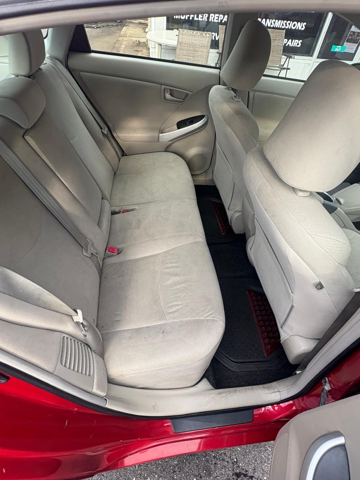2013-toyota-prius-east-northport-09.jpg
