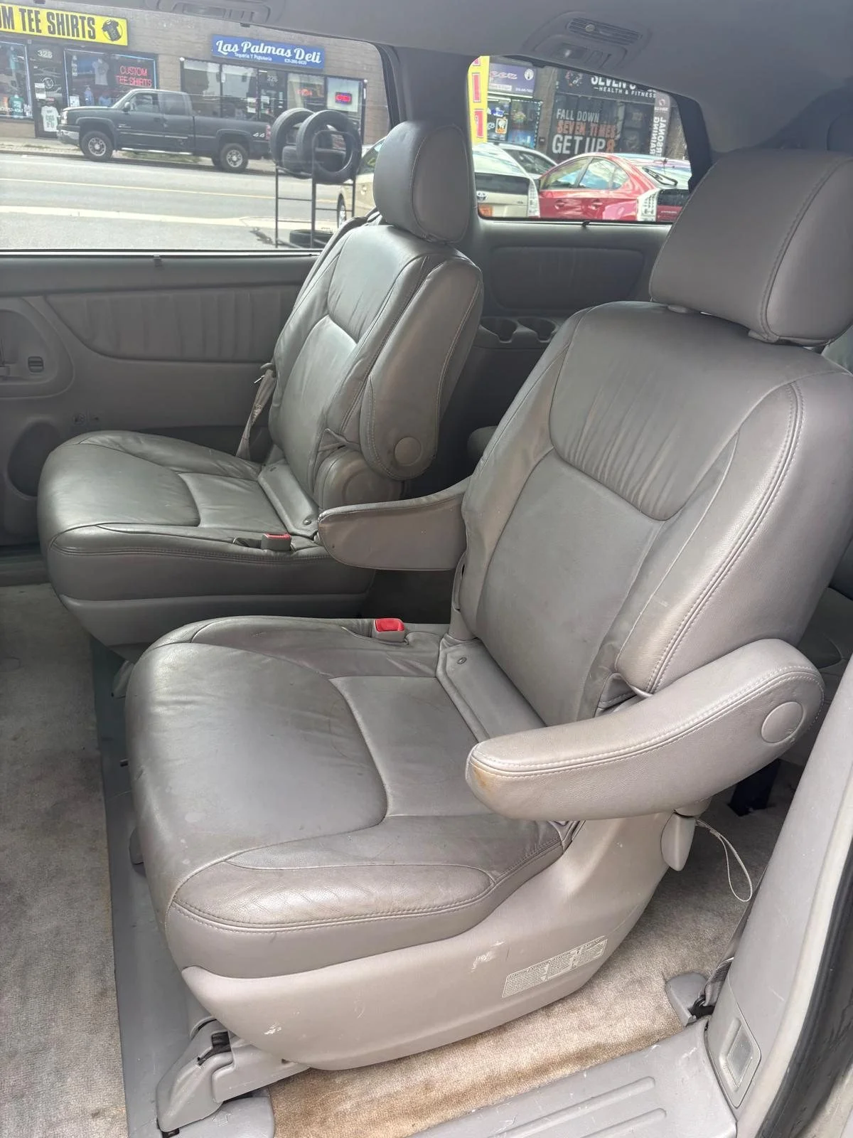 2008-toyota-sienna-xle-east-northport-10.jpg