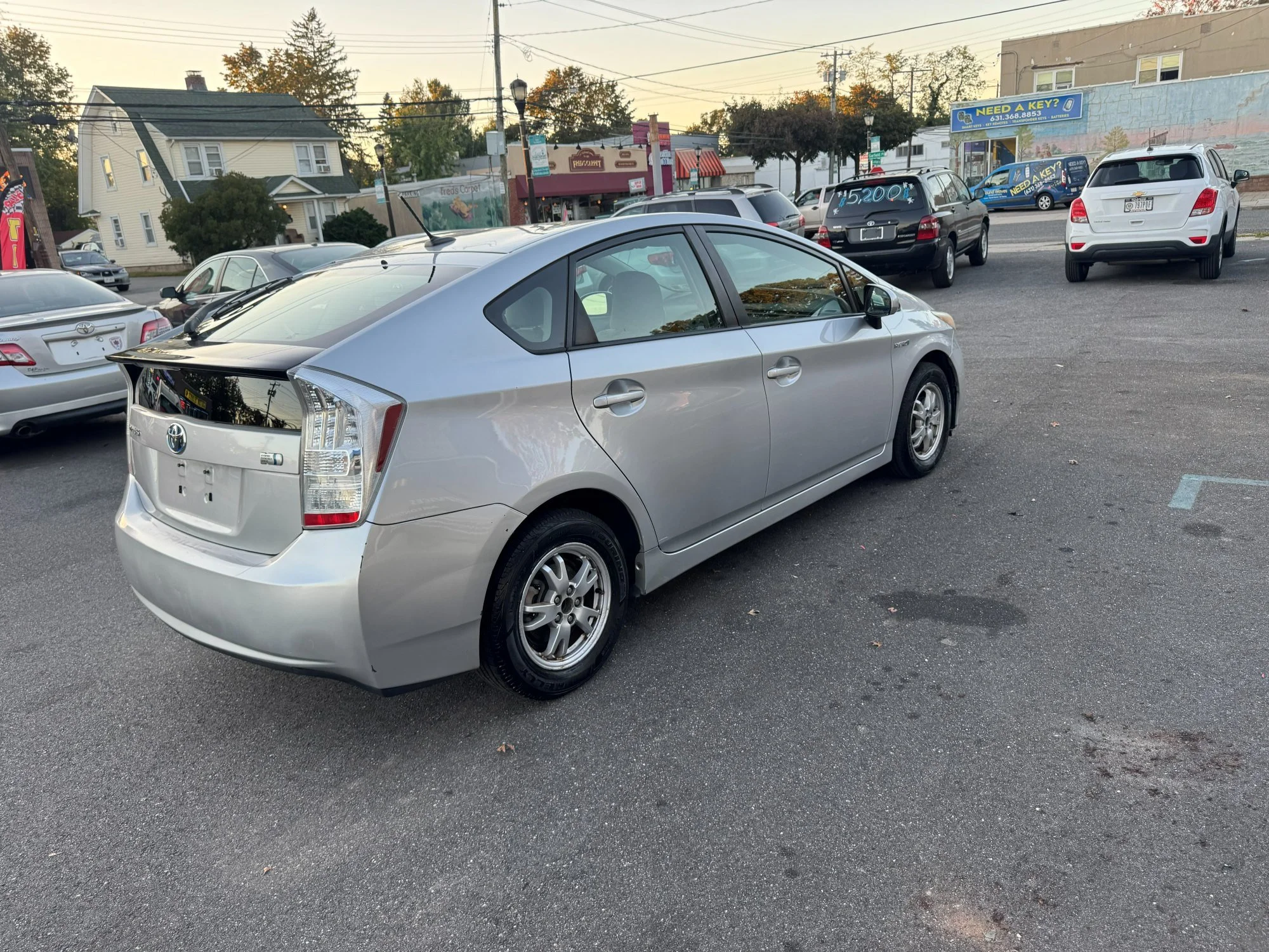 2010-toyota-prius-silver-for-sale-east-northport-04.jpg