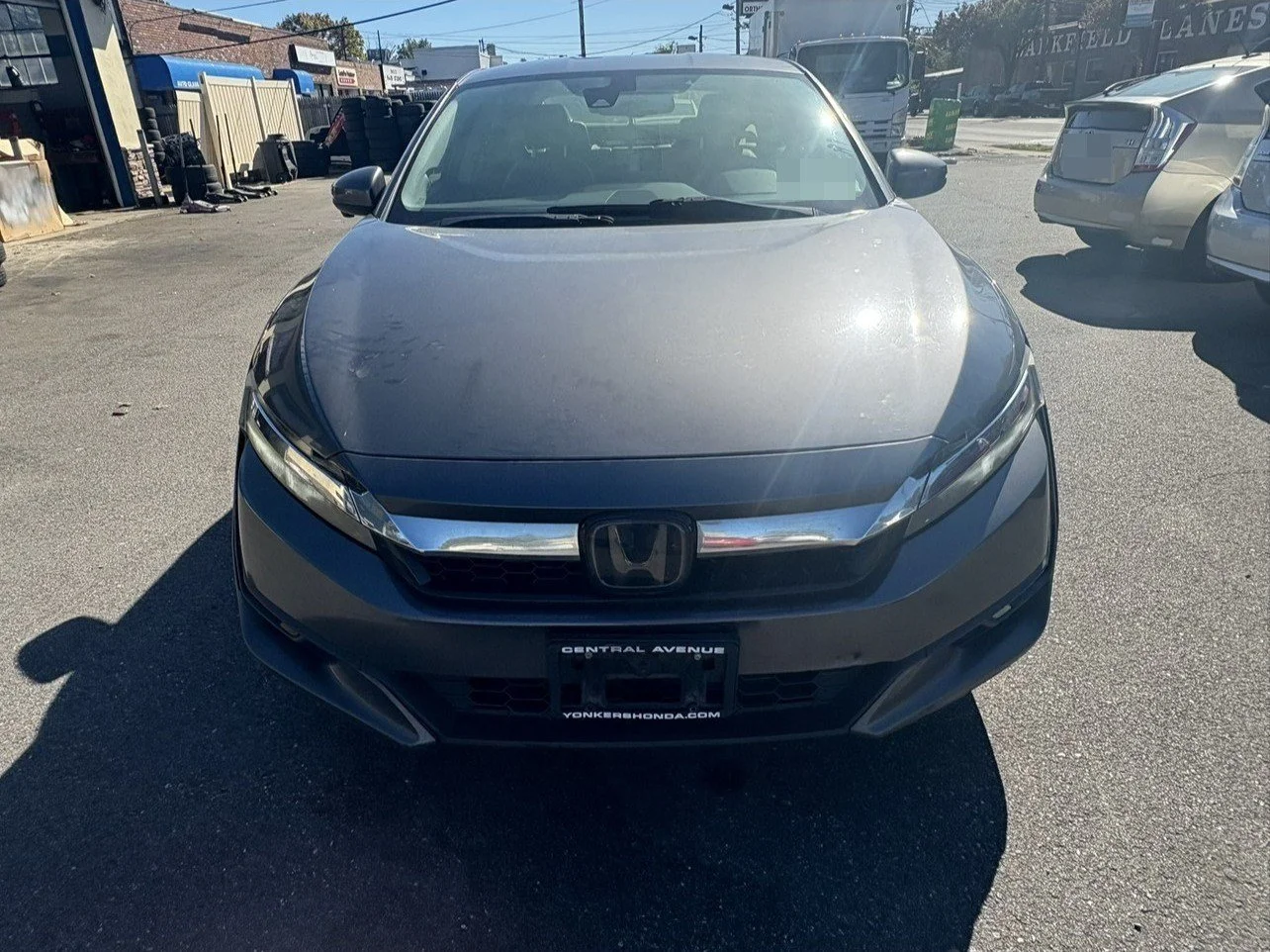 2018-honda-clarity-touring-east-northport-02.jpg