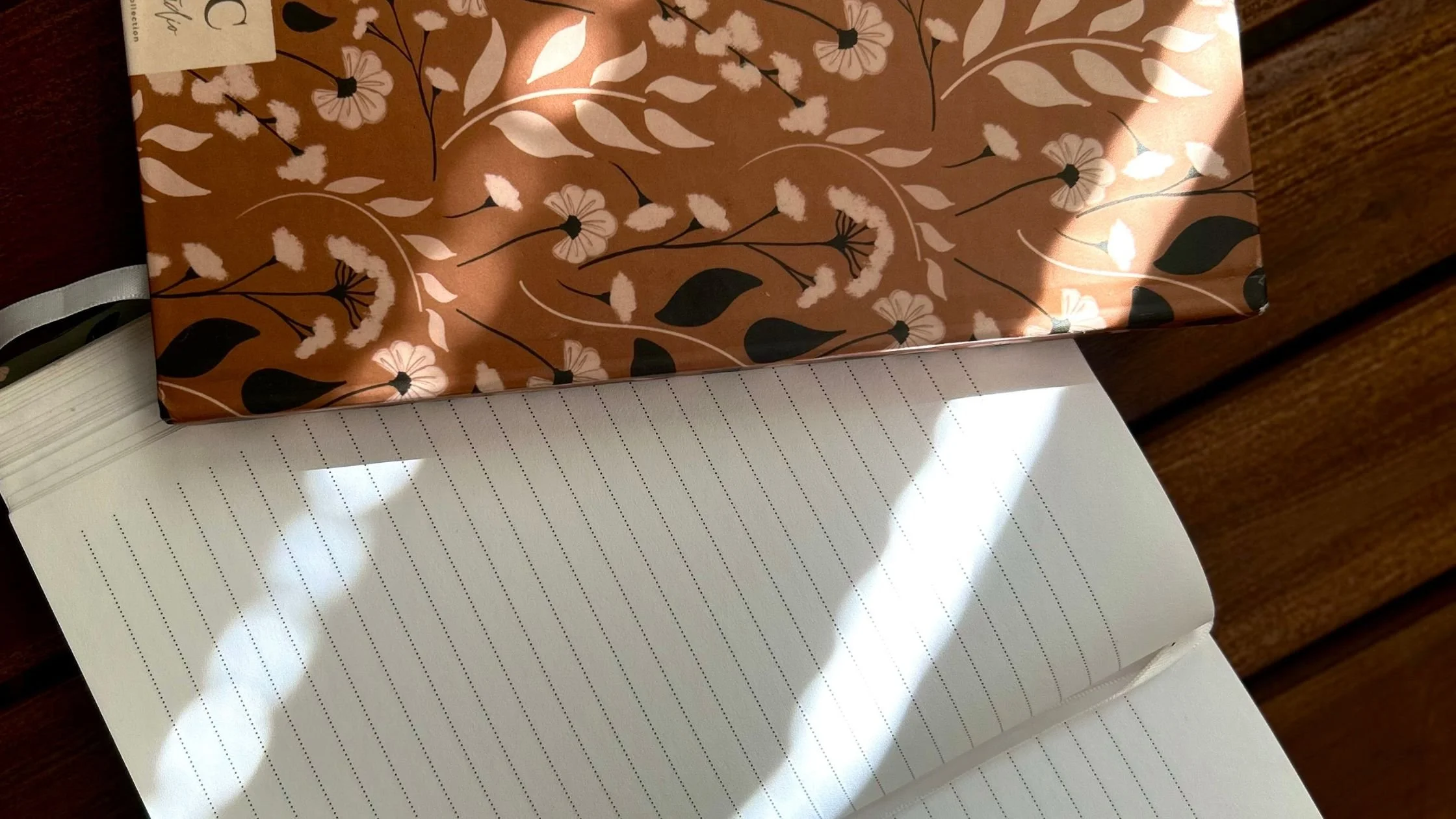 15 Autumn Journal Prompts for Creatives