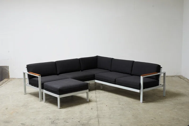 rad-square-lounge-5.webp