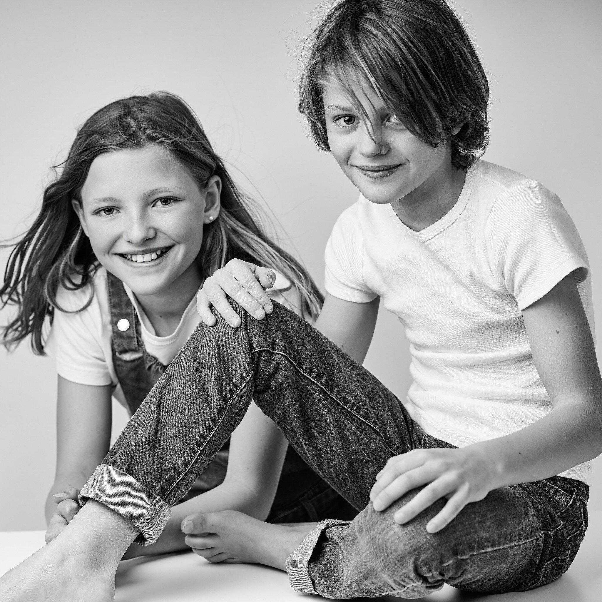 siblings portrait Black and Whtie Lucas Gudaniec Photography.jpg