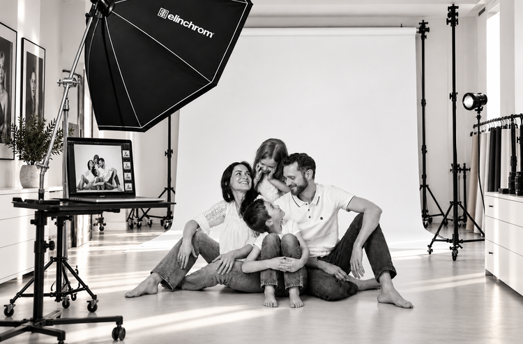 Behind the scenes of a family photography session