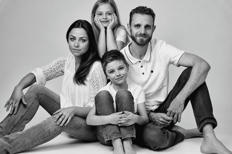 Family portrait by Lucas Gudaniec