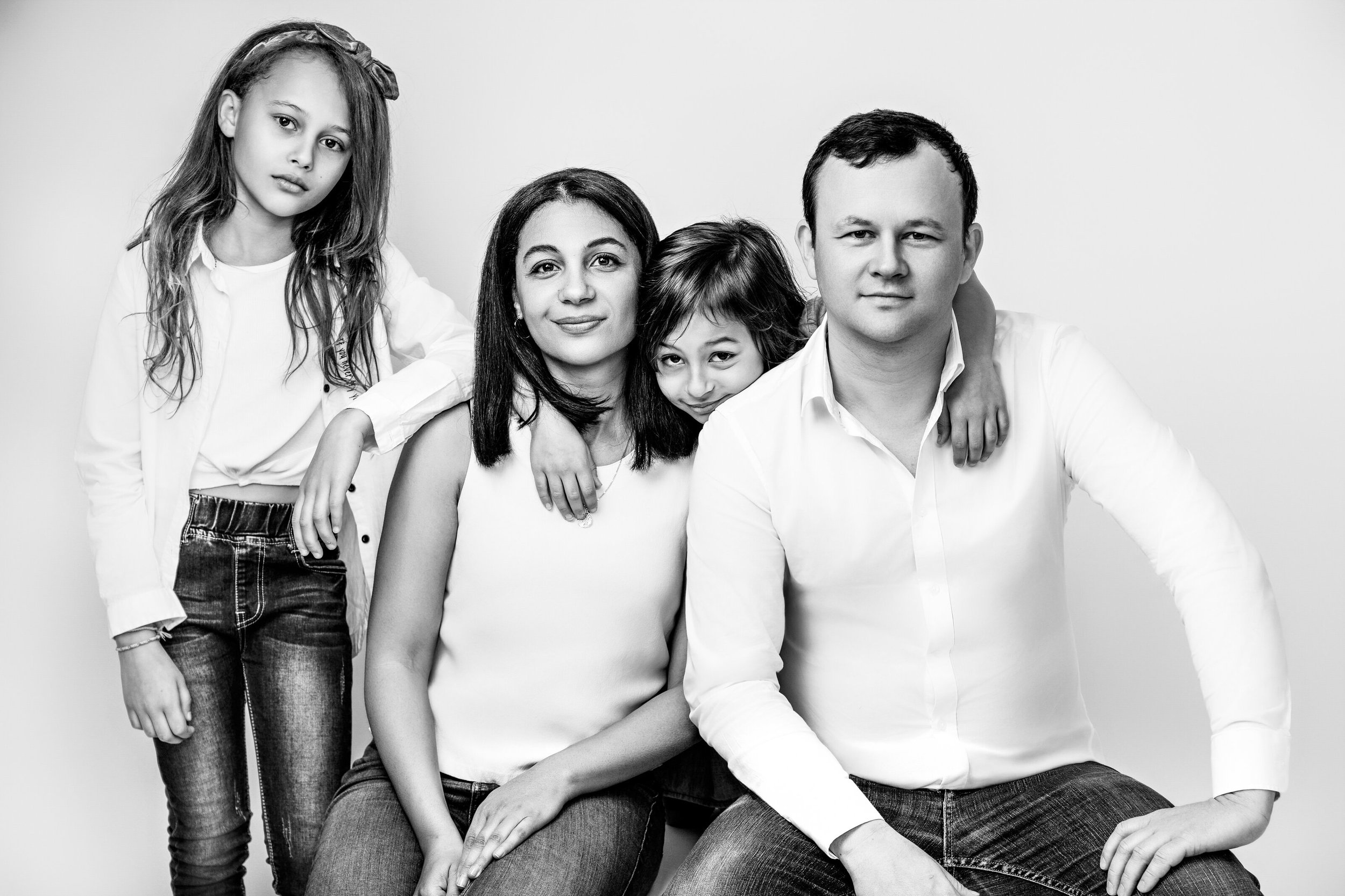 Family photography black and white annecy geneva.jpg