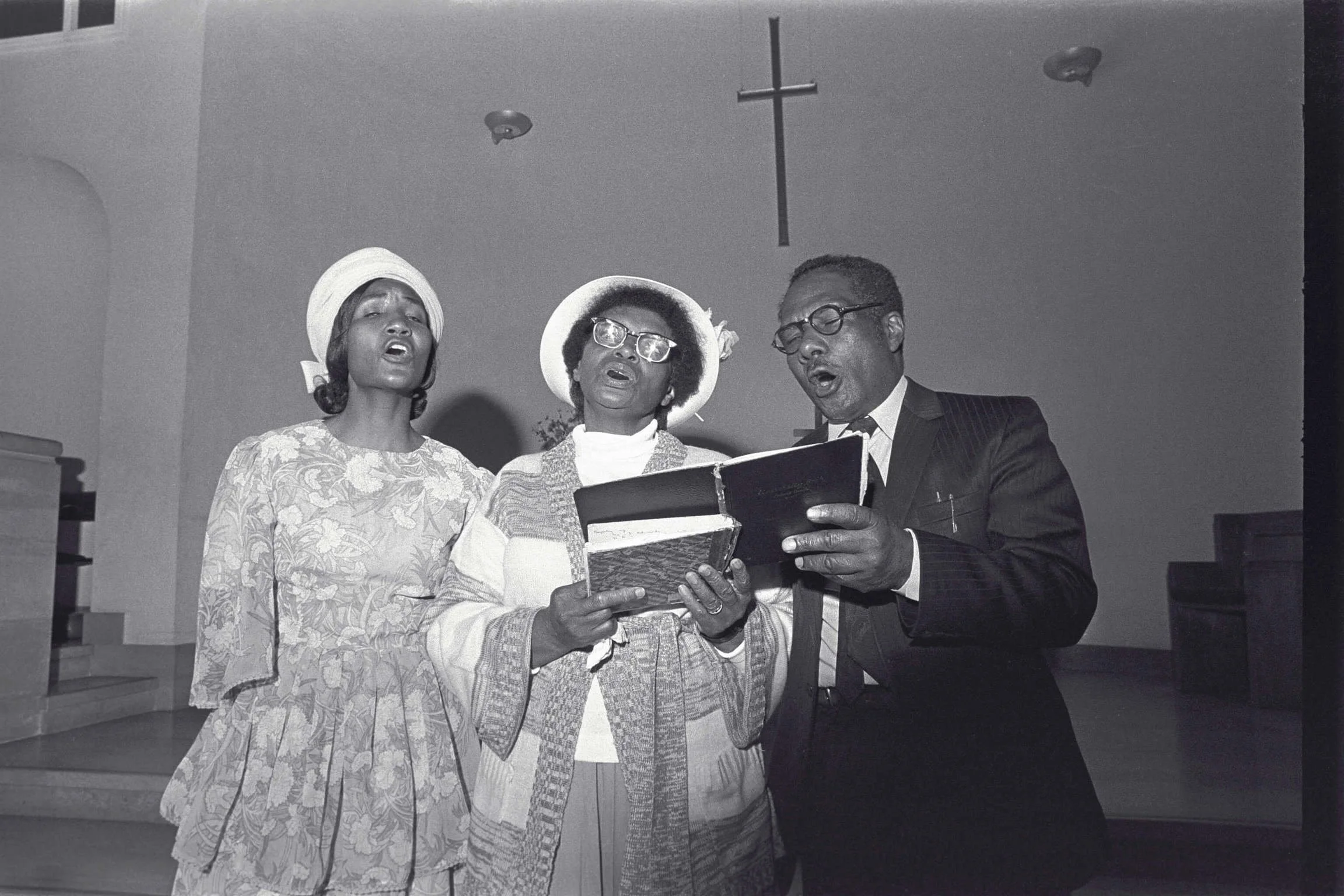 Neil Kenlock -church singers.jpg