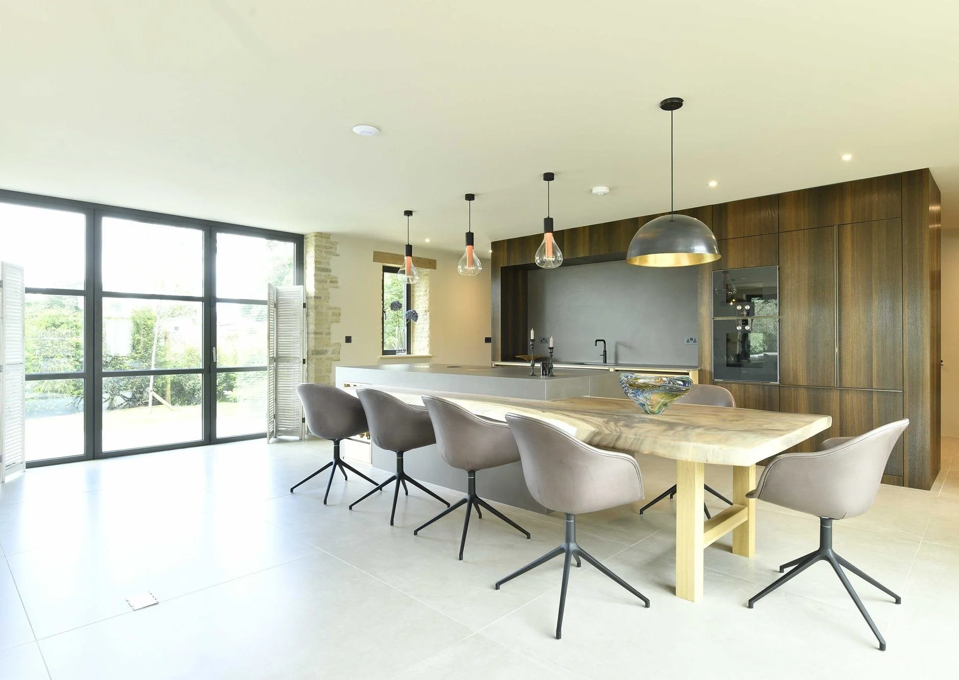 back-barn-kitchen-and-dining-area-steel-framed-doors.jpg