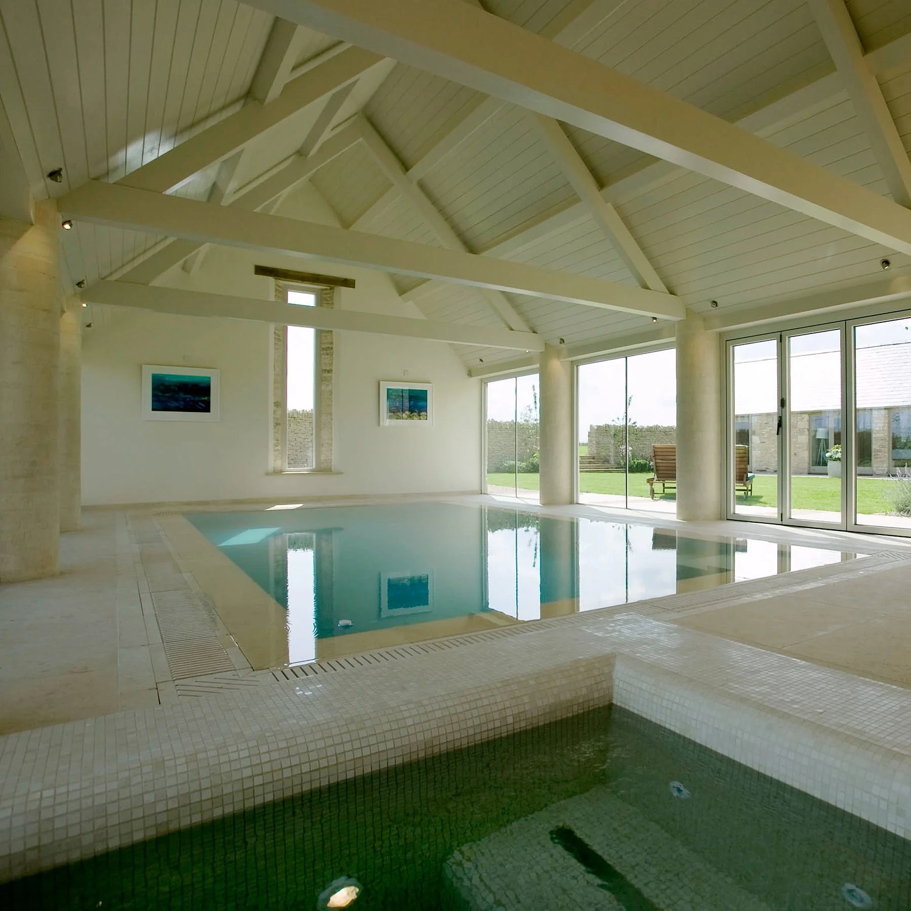 barnsley-hill-farm-jacuzzi-and-indoor-pool.jpg