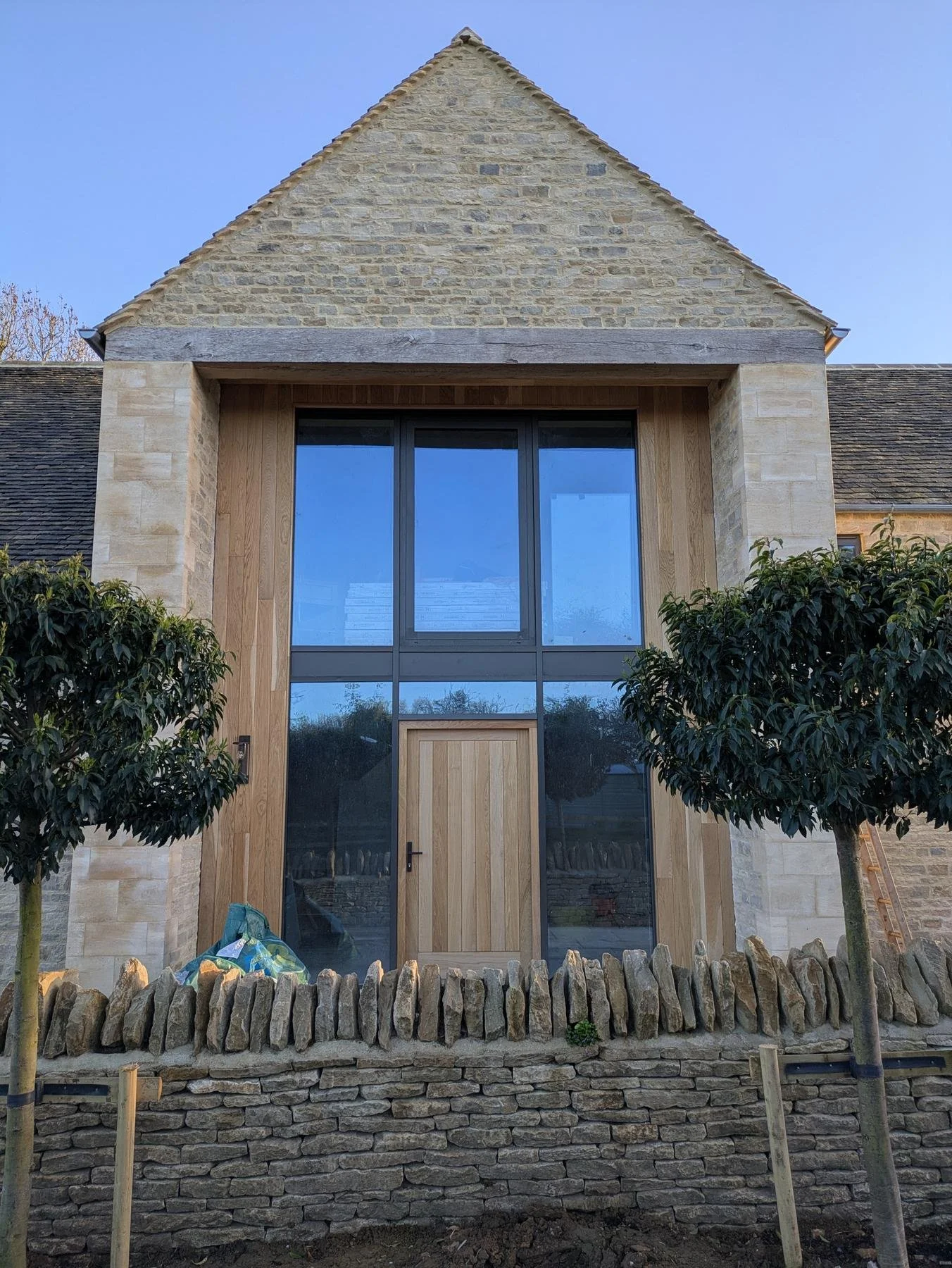new-barn-full-height-glazed-entrance-gable-oak-frame.jpg