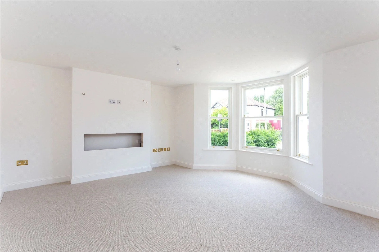 237-239-prestbury-road-bedroom-bay-window.jpg