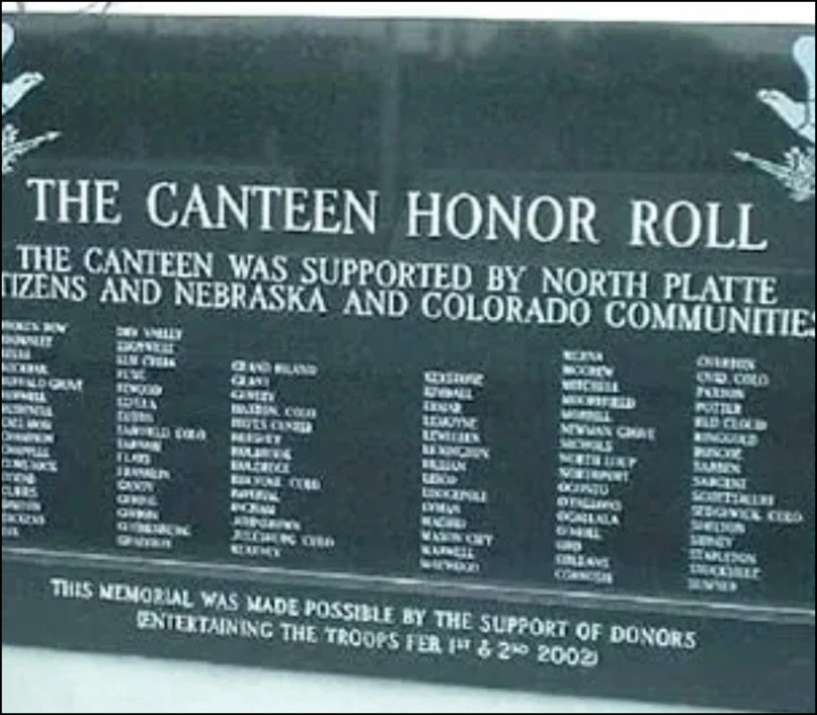 Plaque honoring the Canteen Honor Roll, supported by North Platte citizens and Nebraska and Colorado communities, listing names of individuals.