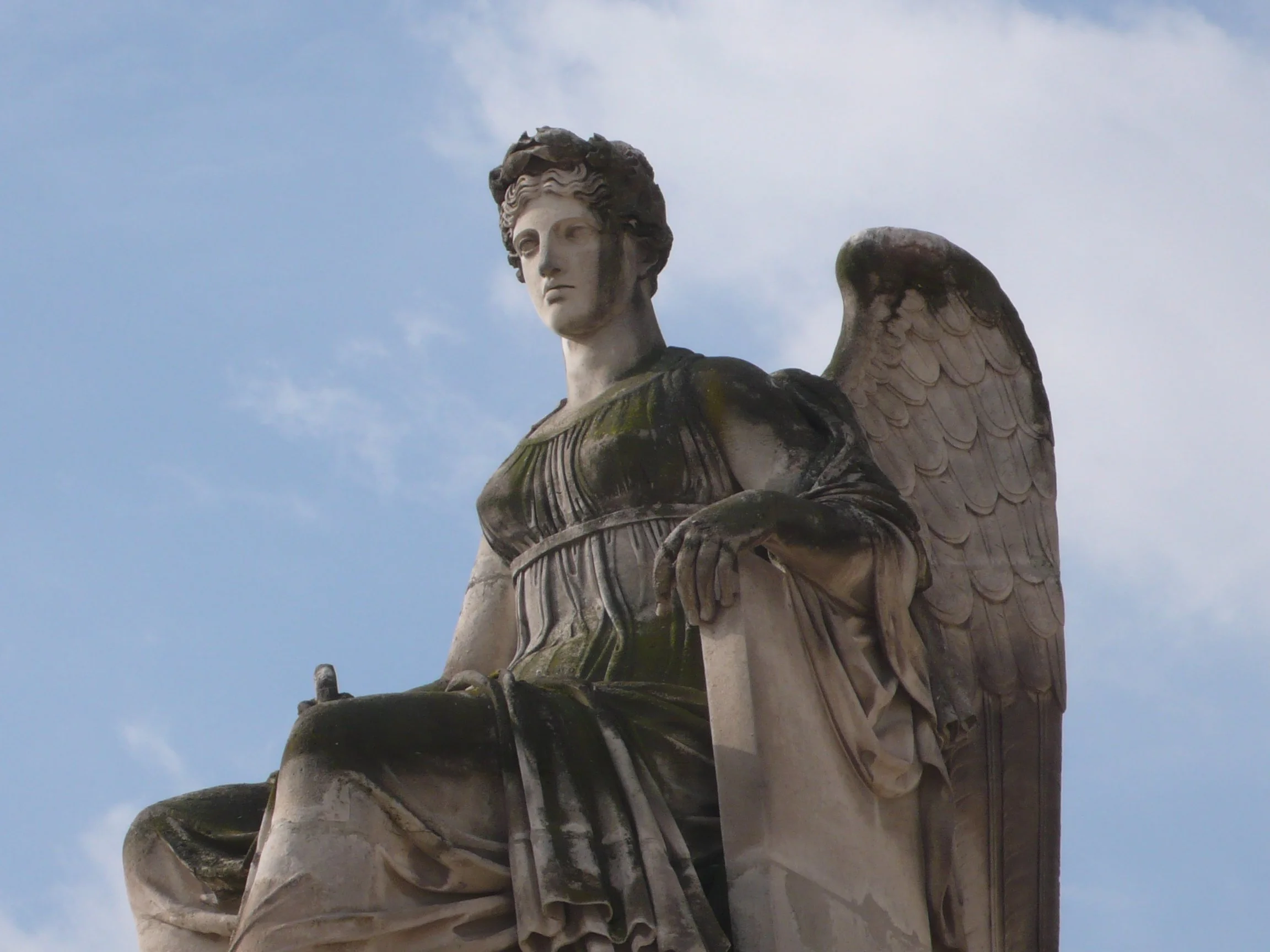 paris-statue.JPG