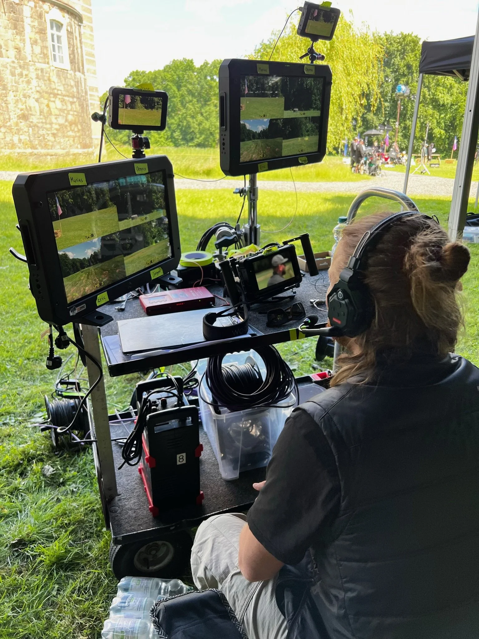 Philipp Ressel von TwoShoot an der mobilen Smart-Regie beim Außendreh der ARD-Produktion „Bares für Rares" — Filmproduktion Köln