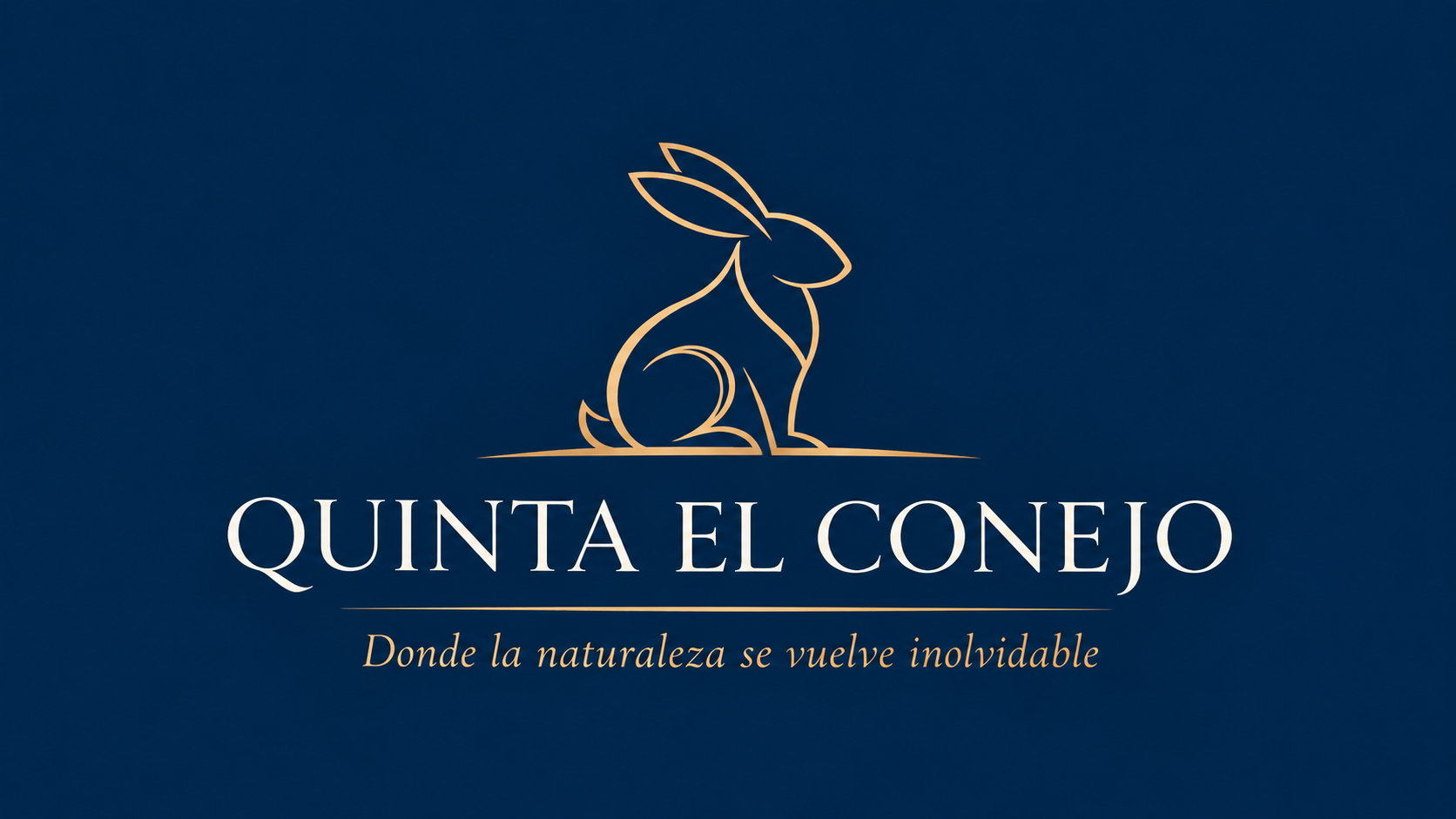 Logo minimalista de una liebre en línea dorada y texto que dice 'QUINTA EL CONEJO' y 'Donde la naturaleza se vuelve inolvidable' en un fondo azul oscuro.