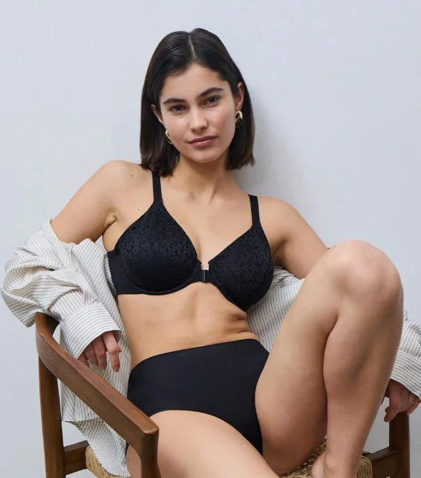 Black lace underwire bra and smooth high-waist brief