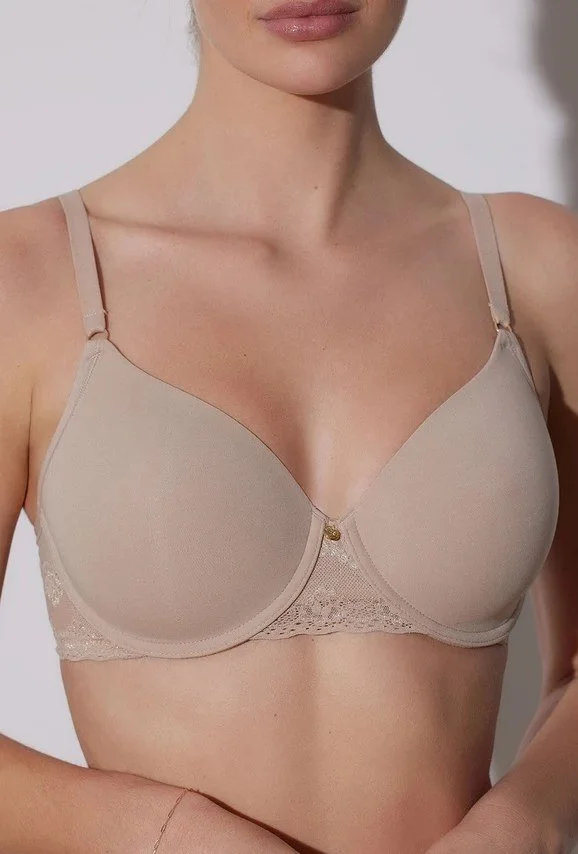 Taupe molded T-shirt bra with lace band, close-up