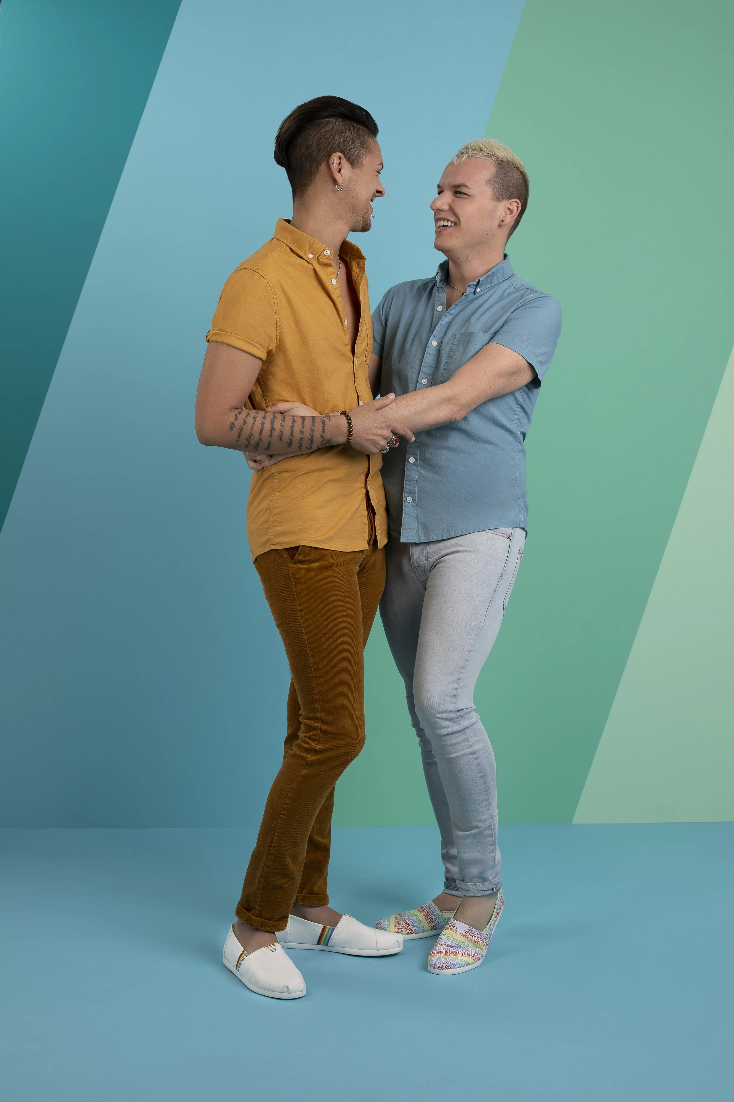 SU20_L_M_LoveIsLove_WhiteRainbow_Alp_UnityCollection_CI1A9564.jpg