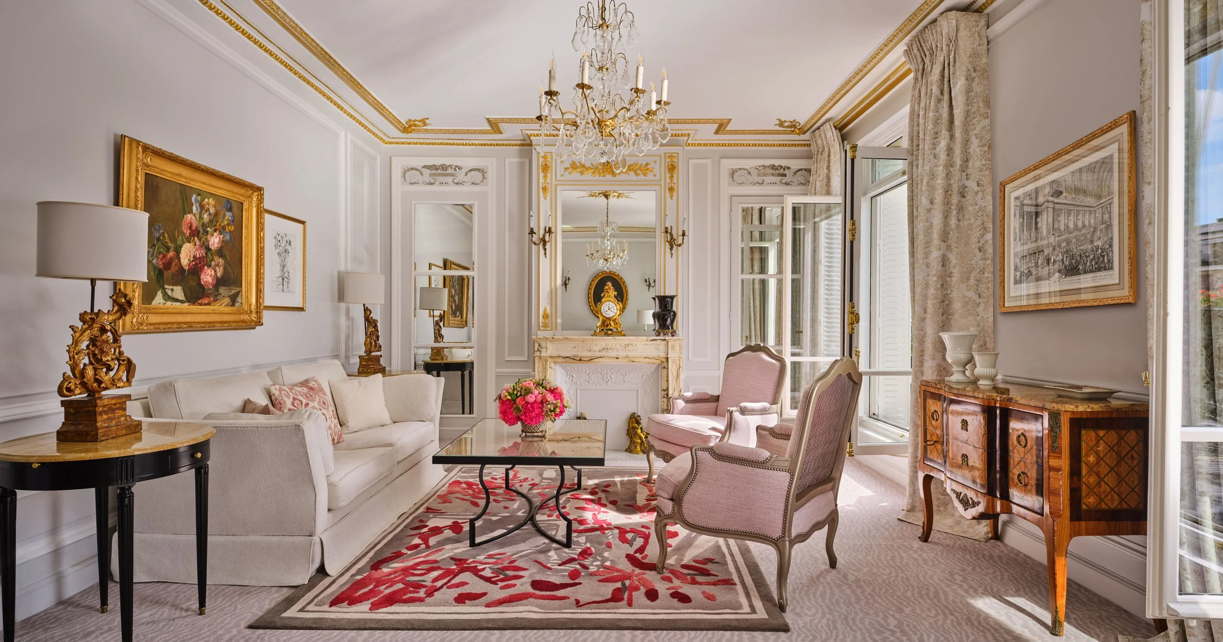 hotel-plaza-athenee-Prestige-Suite-view-balcony-609-dorchester-collection.jpg
