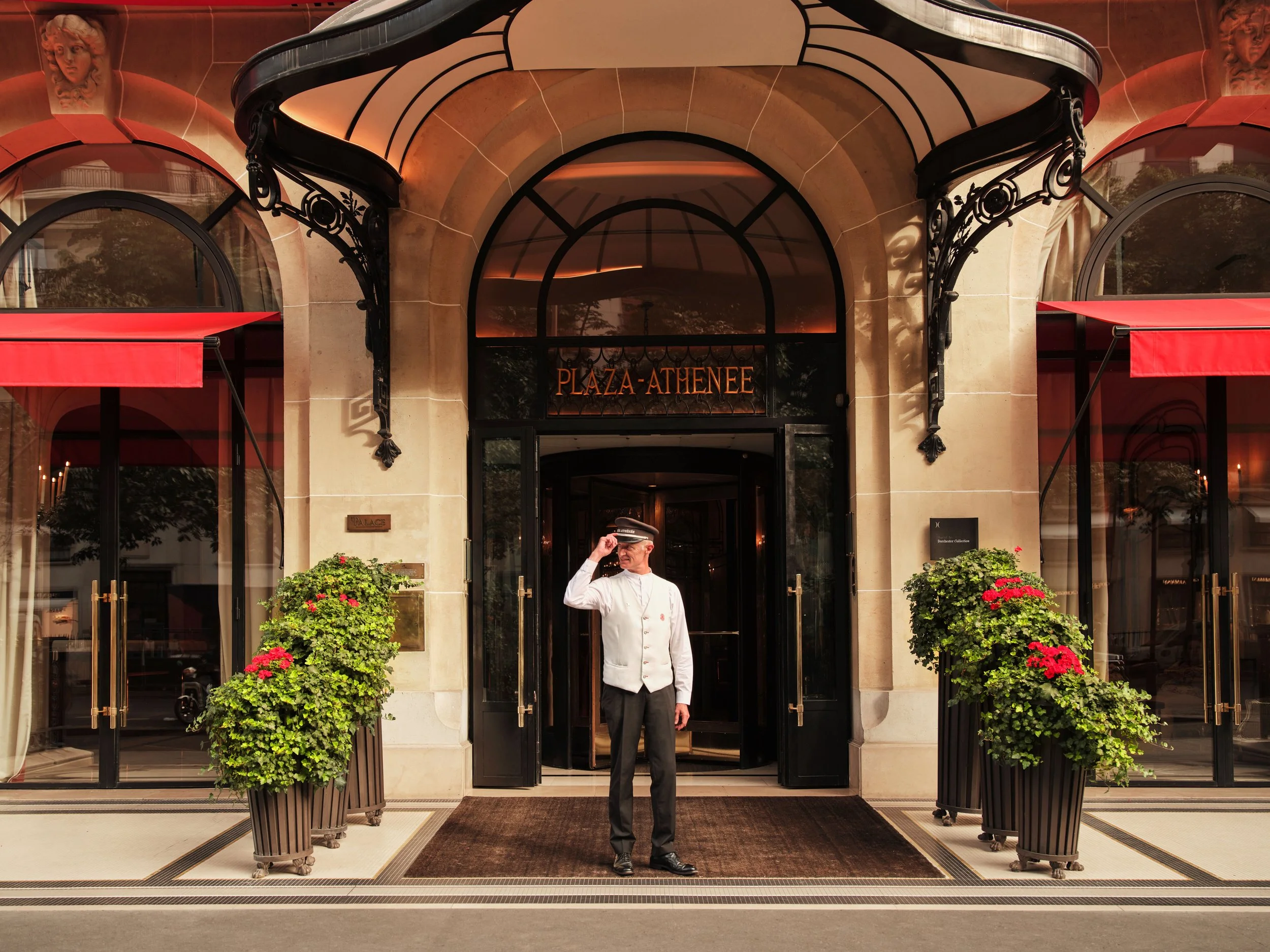 hotel-plaza-athenee-entrance-dorman-wide-shot-dorchester-collection.jpg