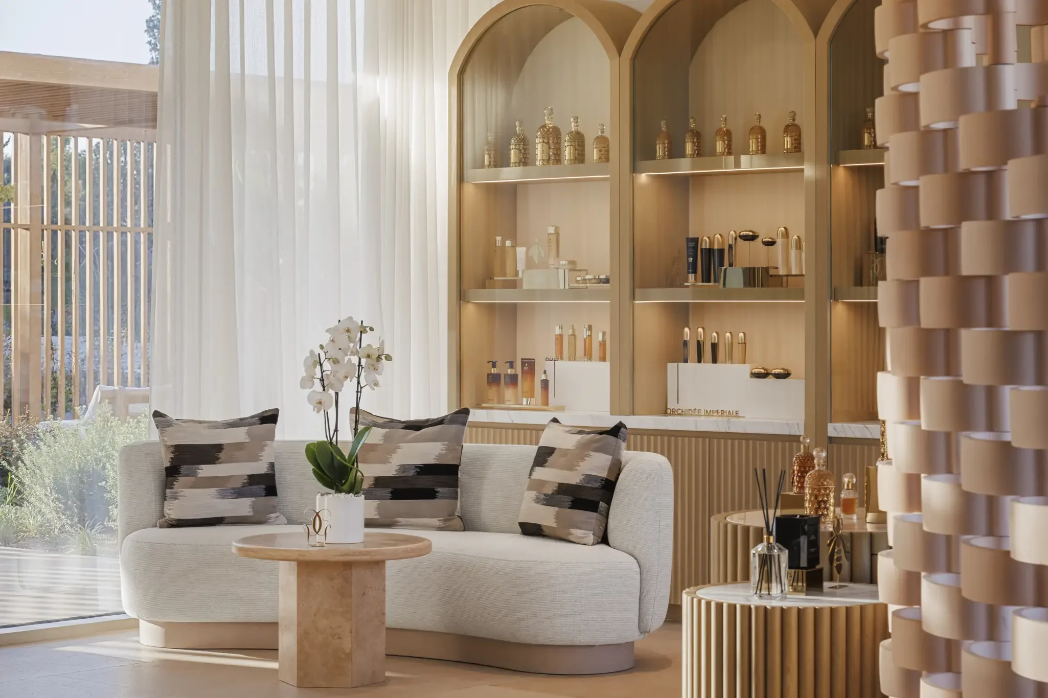 112613-root-spa-spa-lobby.webp