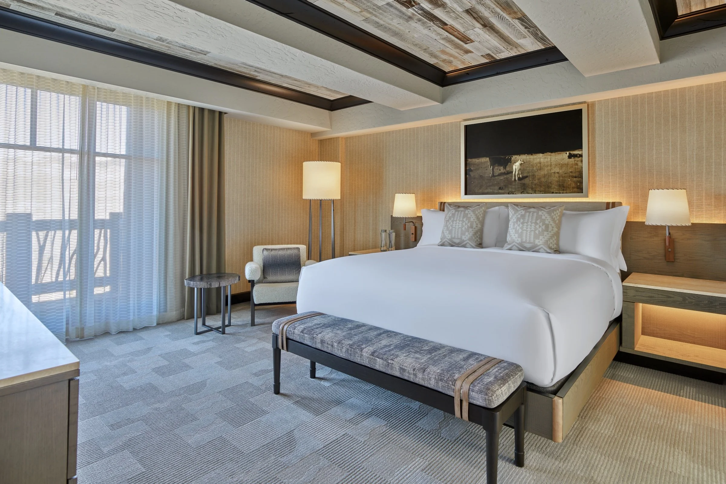 11-executive-suite-bedroom.jpg