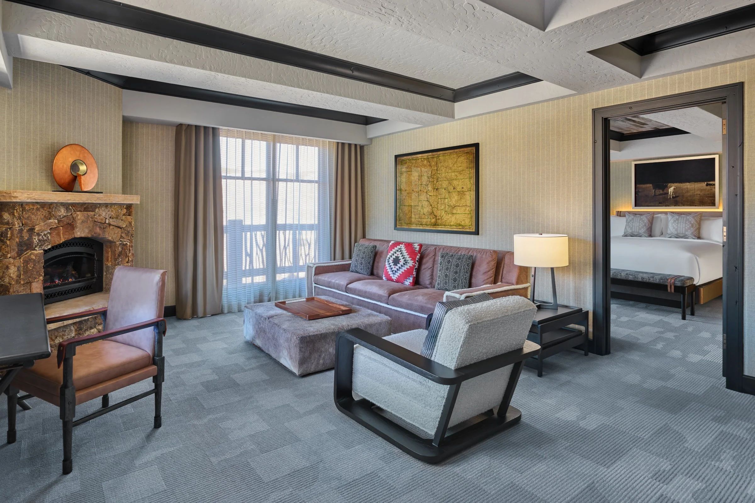10-executive-suite-living-room.jpg