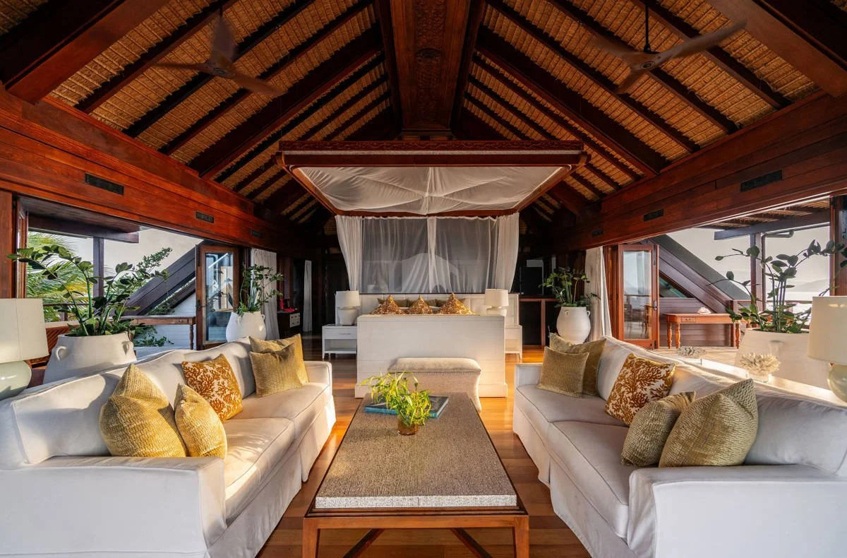 necker-island-the-great-house-master-suite-lr.jpg