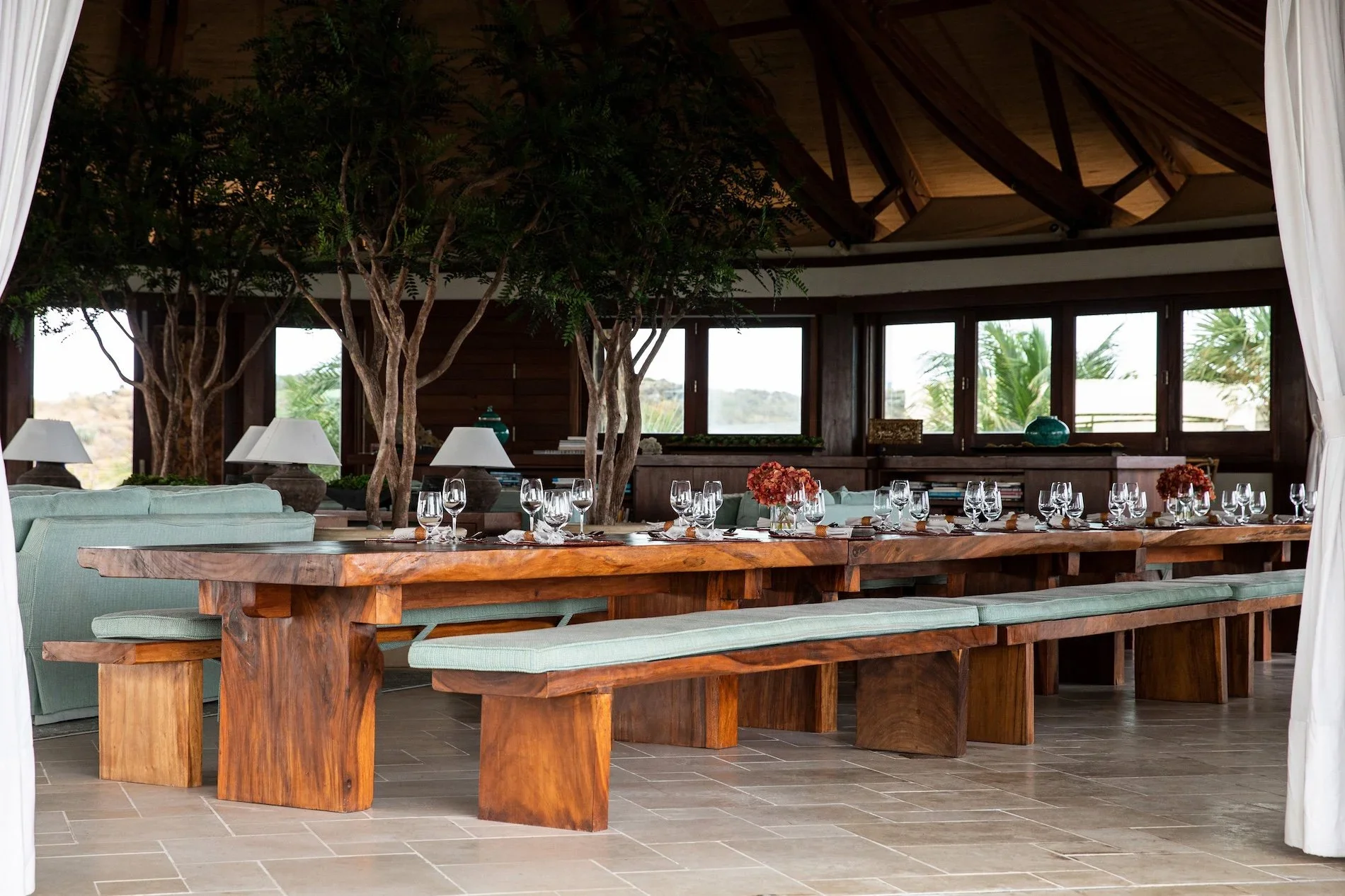 Necker+Island+-+Elders+Temple+Dining+(1).JPG.webp