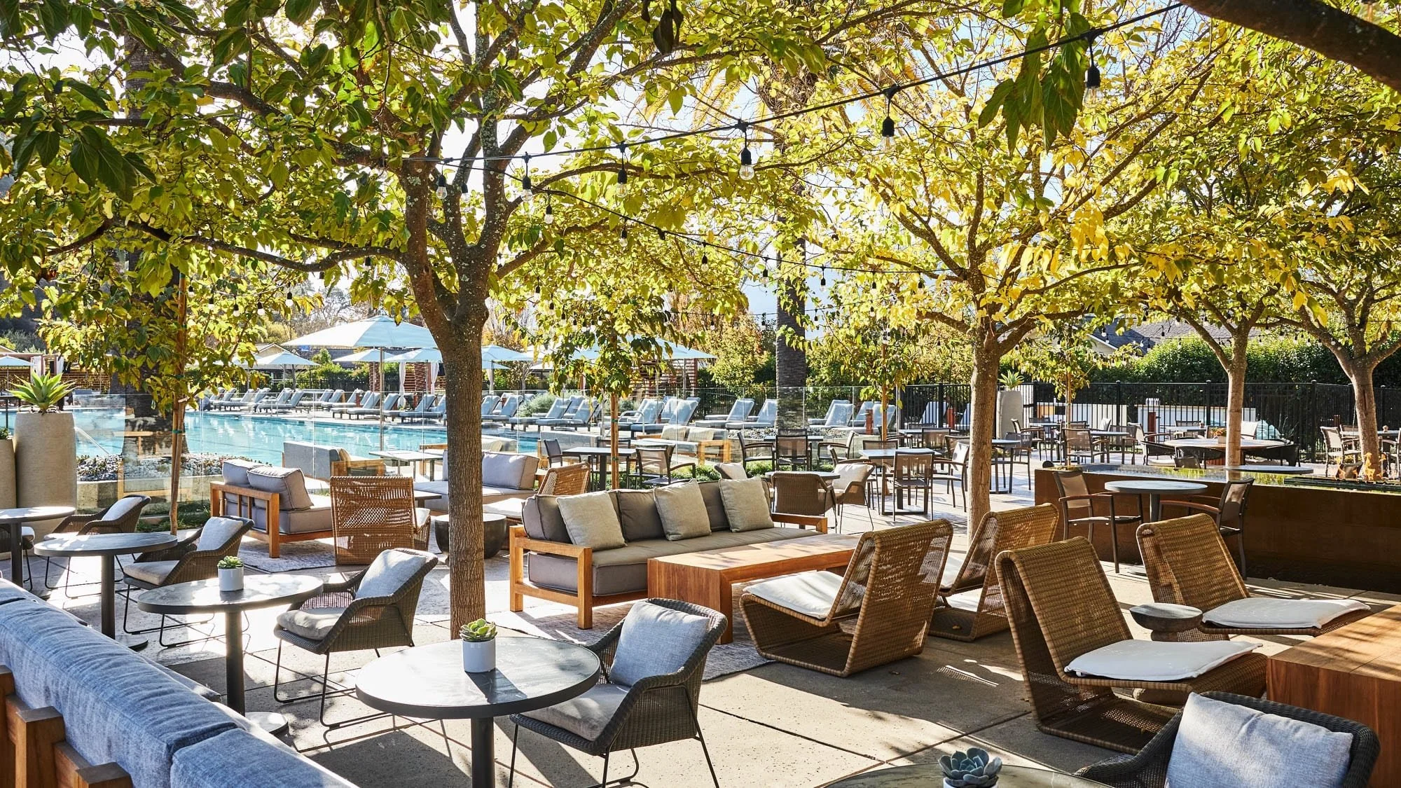 19-Outdoor-dining-on-the-Solbar-patio.jpg