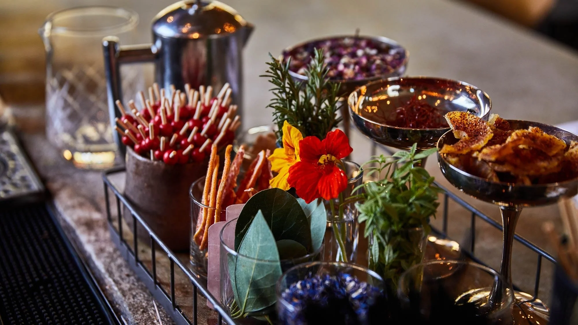 32-Drinks-service-at-Solbar.jpg