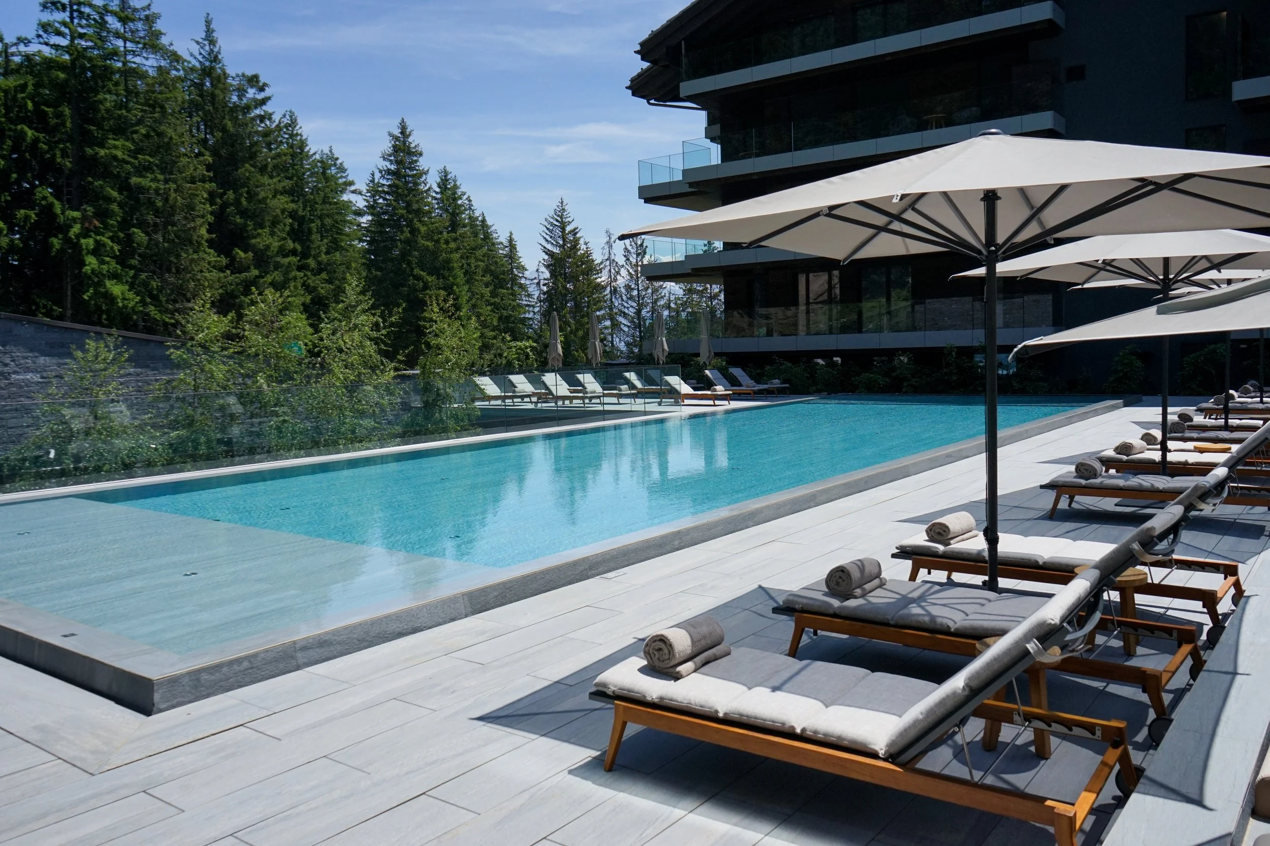 22-le-club-alpin-pool.jpg