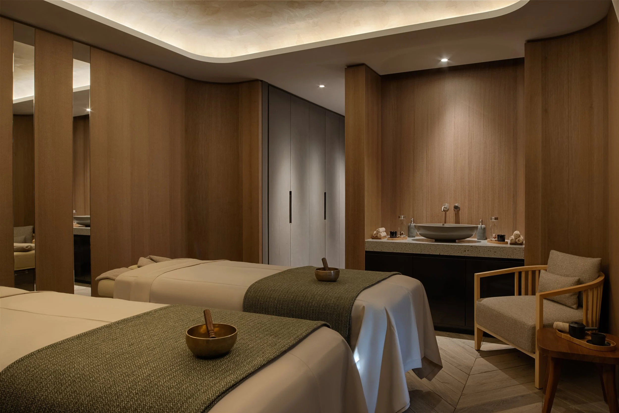 29-spa-treatment-room.jpg