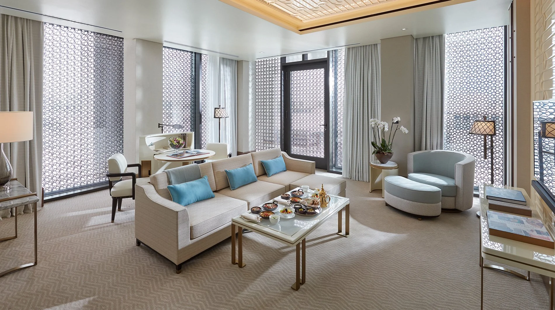 mandarin-oriental-doha-panoramic-suite-living-room.jpg