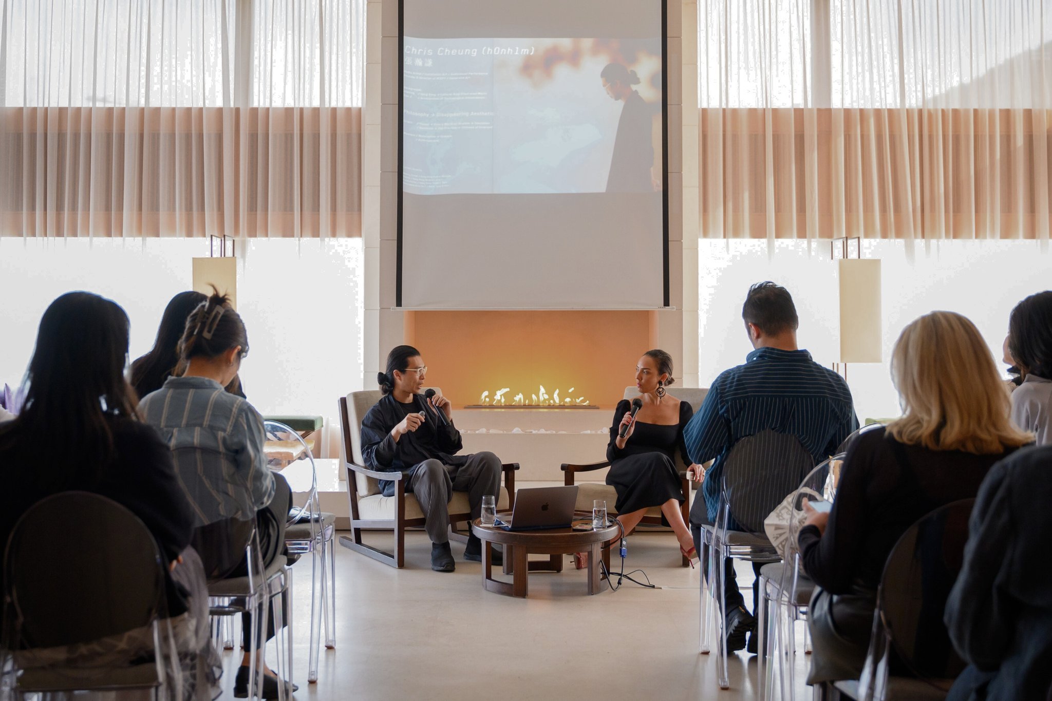 23-hotel-conversation-and-gathering.jpg